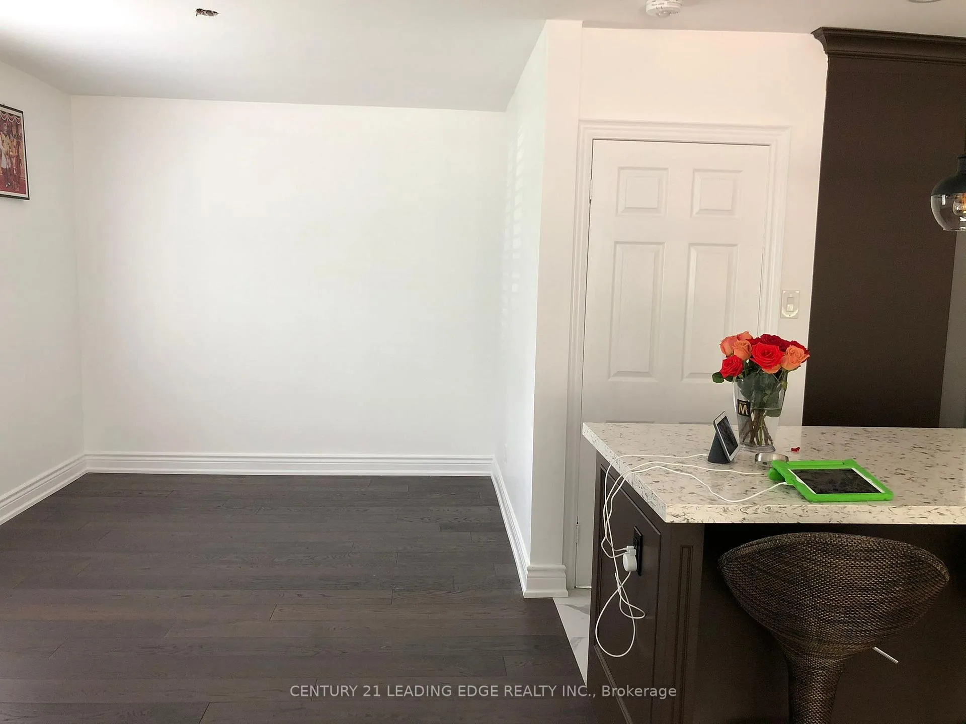 Photo 5 of 600 Dunlop Street E, Whitby, Downtown Whitby — HOMEH