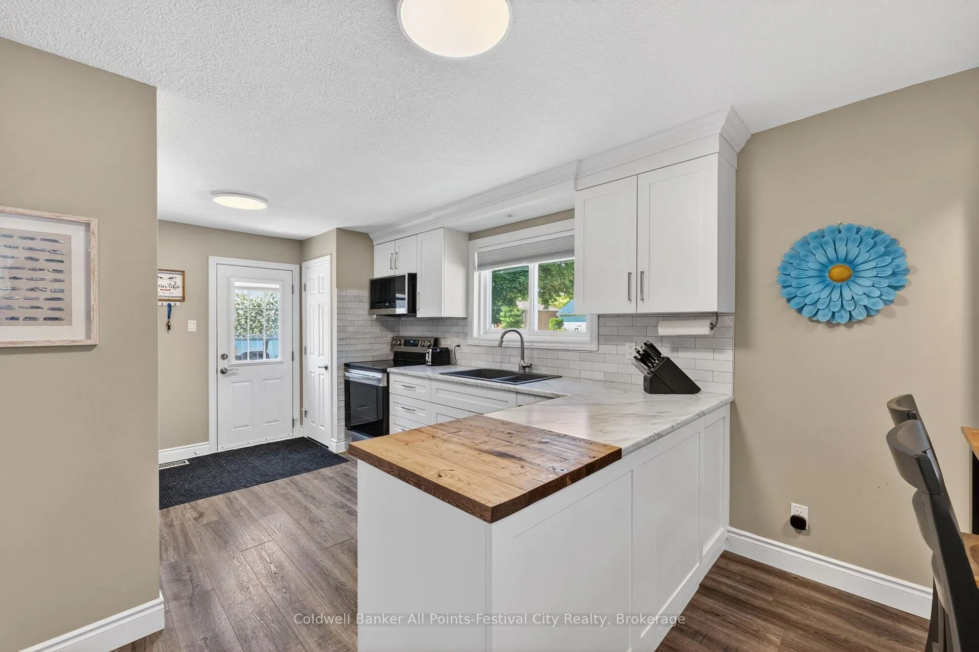 Photo 11 of 125 Widder Street, Goderich, Goderich (Town) — HOMEH