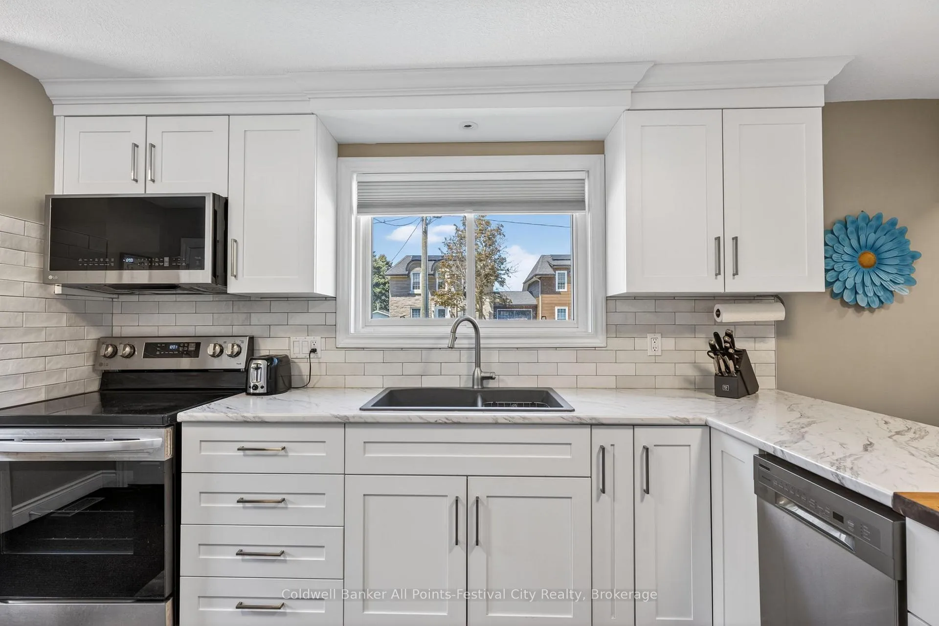 Photo 12 of 125 Widder Street, Goderich, Goderich (Town) — HOMEH