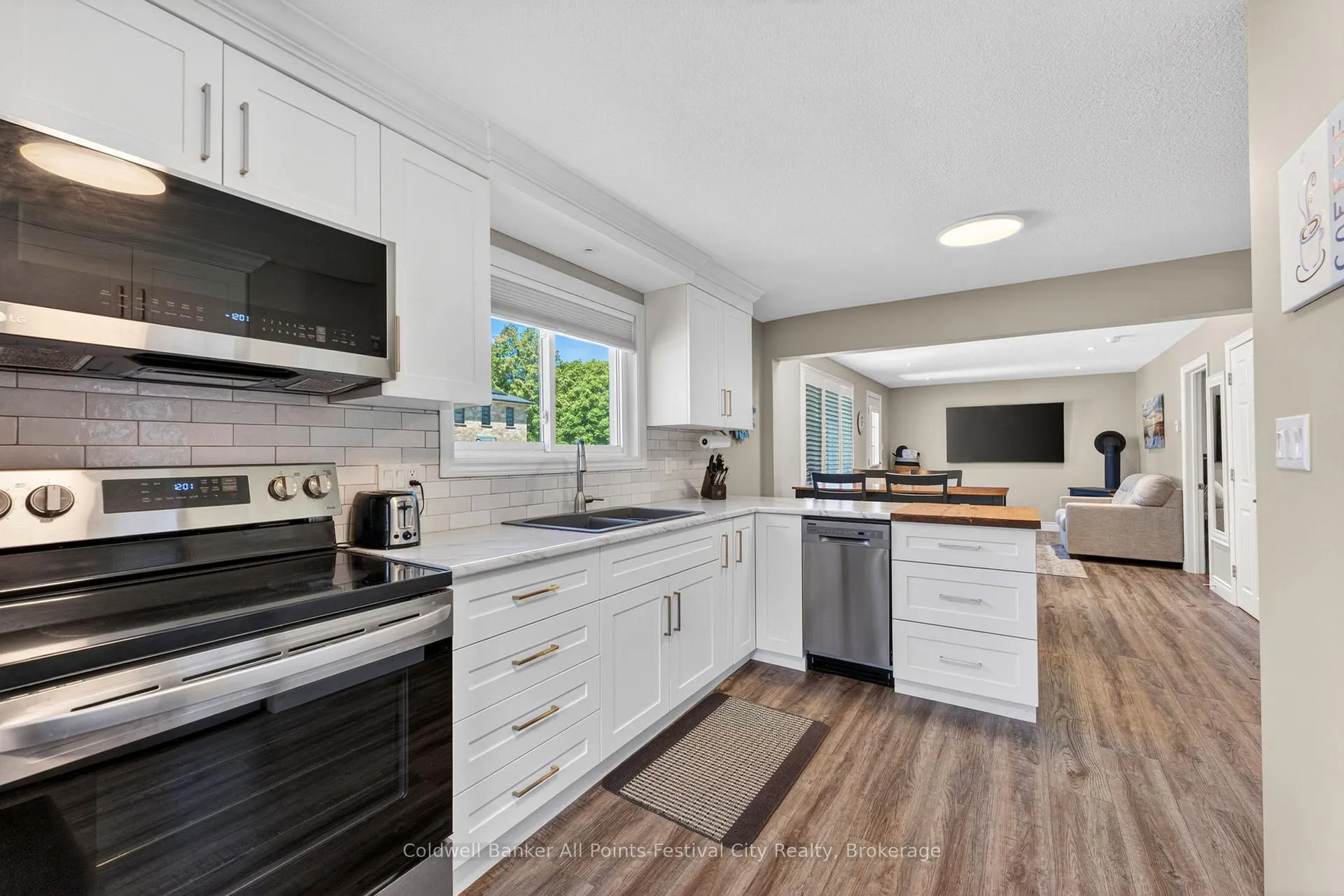 Photo 13 of 125 Widder Street, Goderich, Goderich (Town) — HOMEH