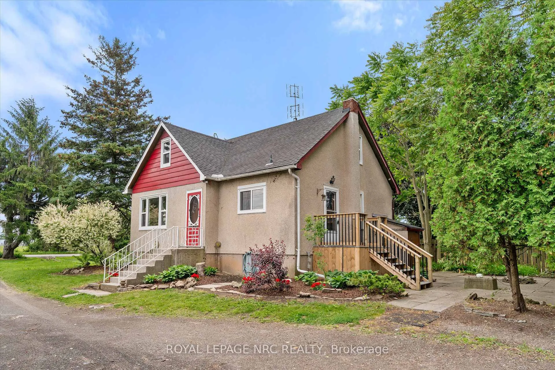 Photo 1 of 1447 Fifth Street, St. Catharines, Rural Fourth — HOMEH