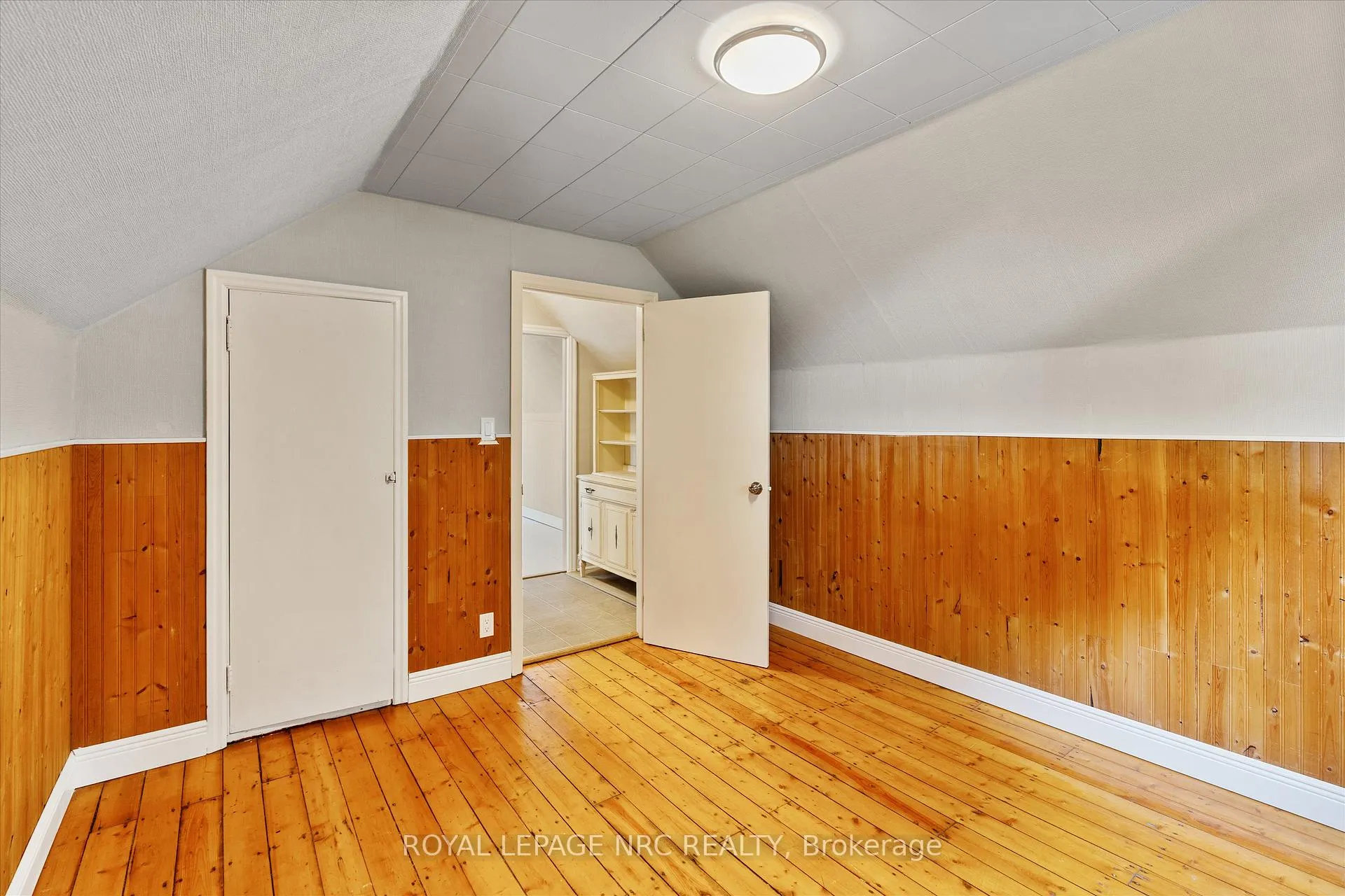 Photo 19 of 1447 Fifth Street, St. Catharines, Rural Fourth — HOMEH