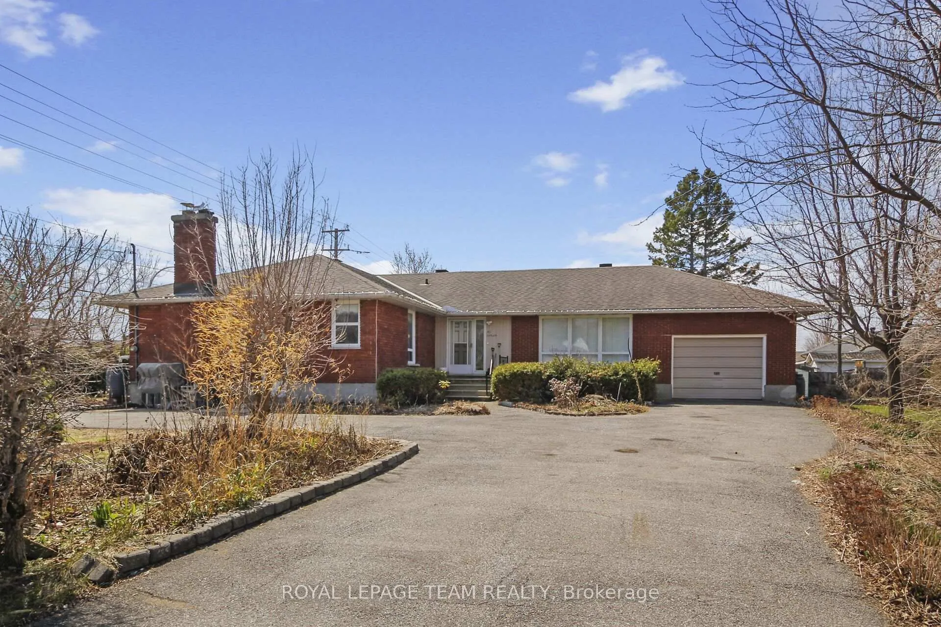 Photo 3 of 45 Capilano Drive, Ottawa, City View/Skyline/Fisher Heights/Parkwood Hills — HOMEH