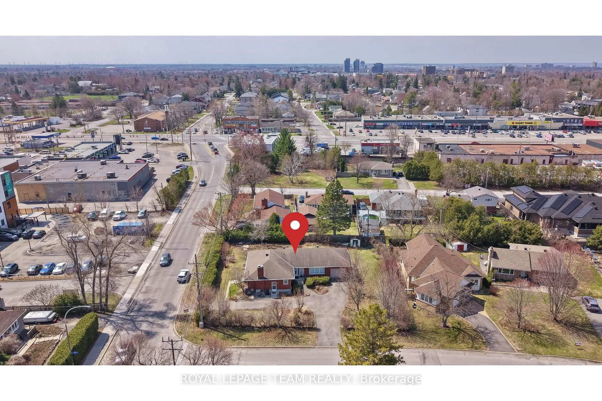 Photo 4 of 45 Capilano Drive, Ottawa, City View/Skyline/Fisher Heights/Parkwood Hills — HOMEH