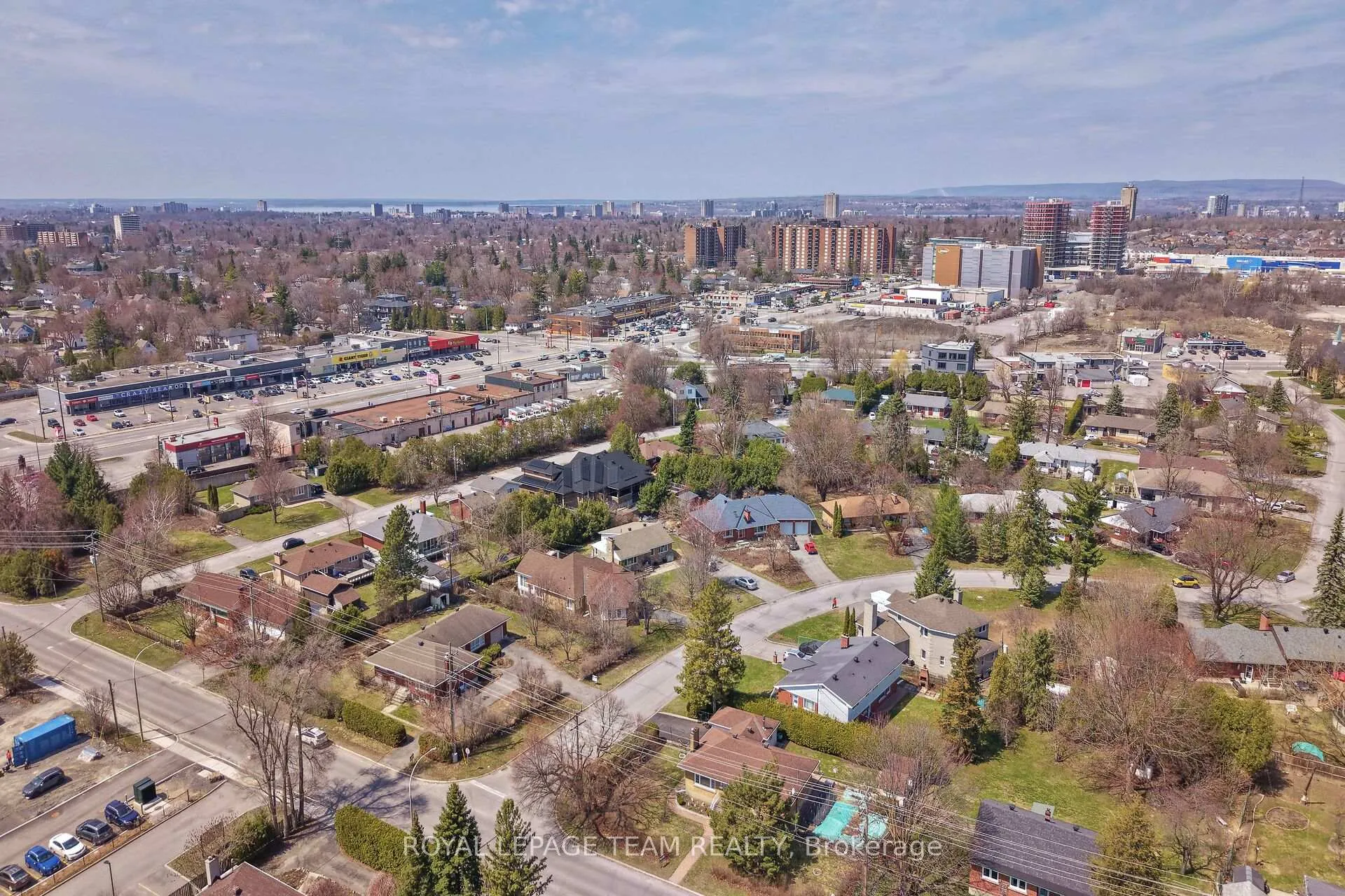 Photo 10 of 45 Capilano Drive, Ottawa, City View/Skyline/Fisher Heights/Parkwood Hills — HOMEH
