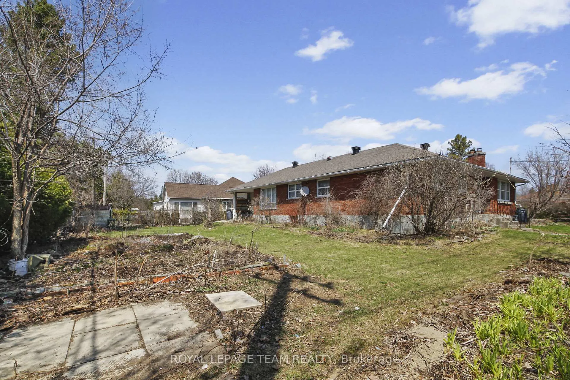 Photo 18 of 45 Capilano Drive, Ottawa, City View/Skyline/Fisher Heights/Parkwood Hills — HOMEH