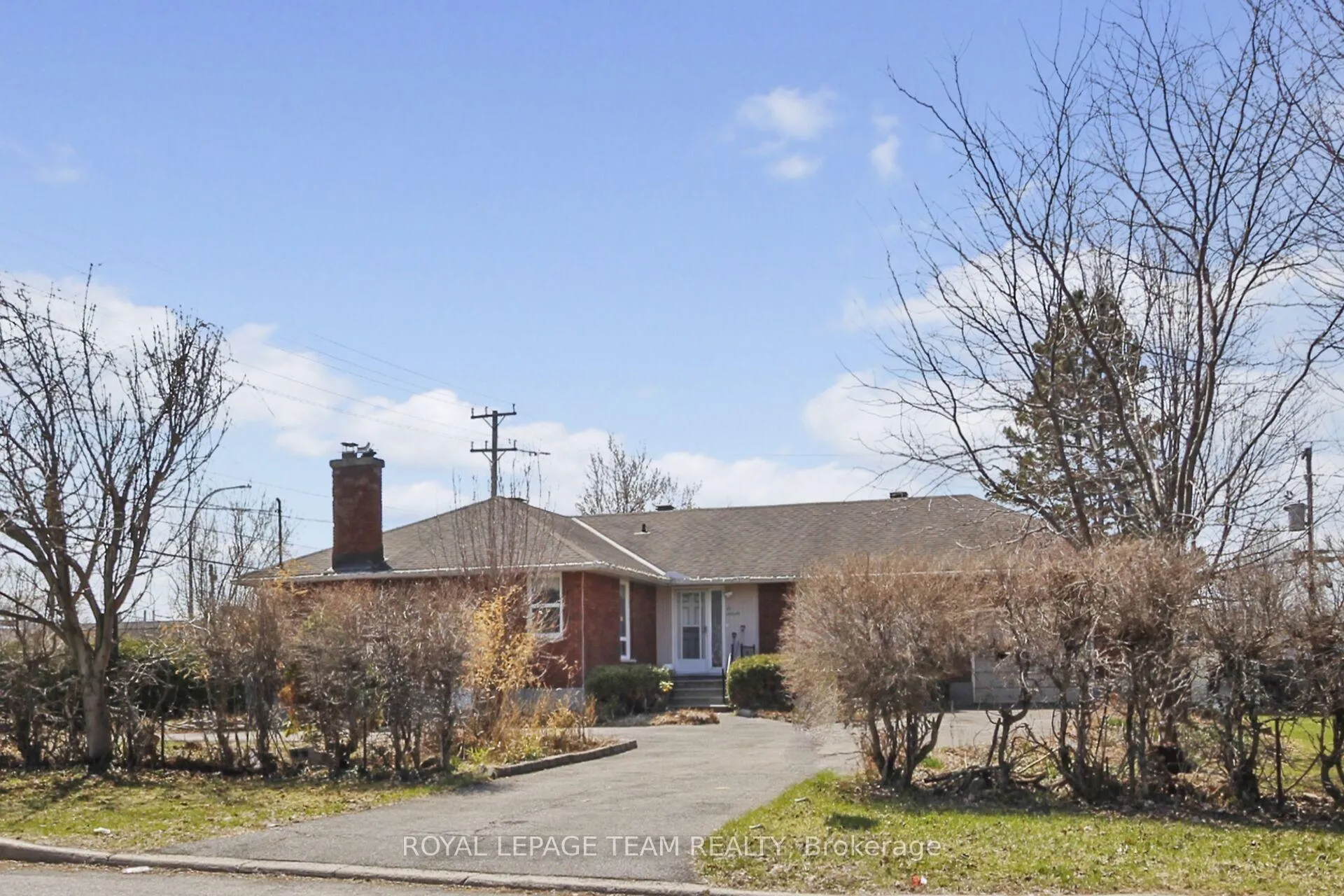 Photo 23 of 45 Capilano Drive, Ottawa, City View/Skyline/Fisher Heights/Parkwood Hills — HOMEH