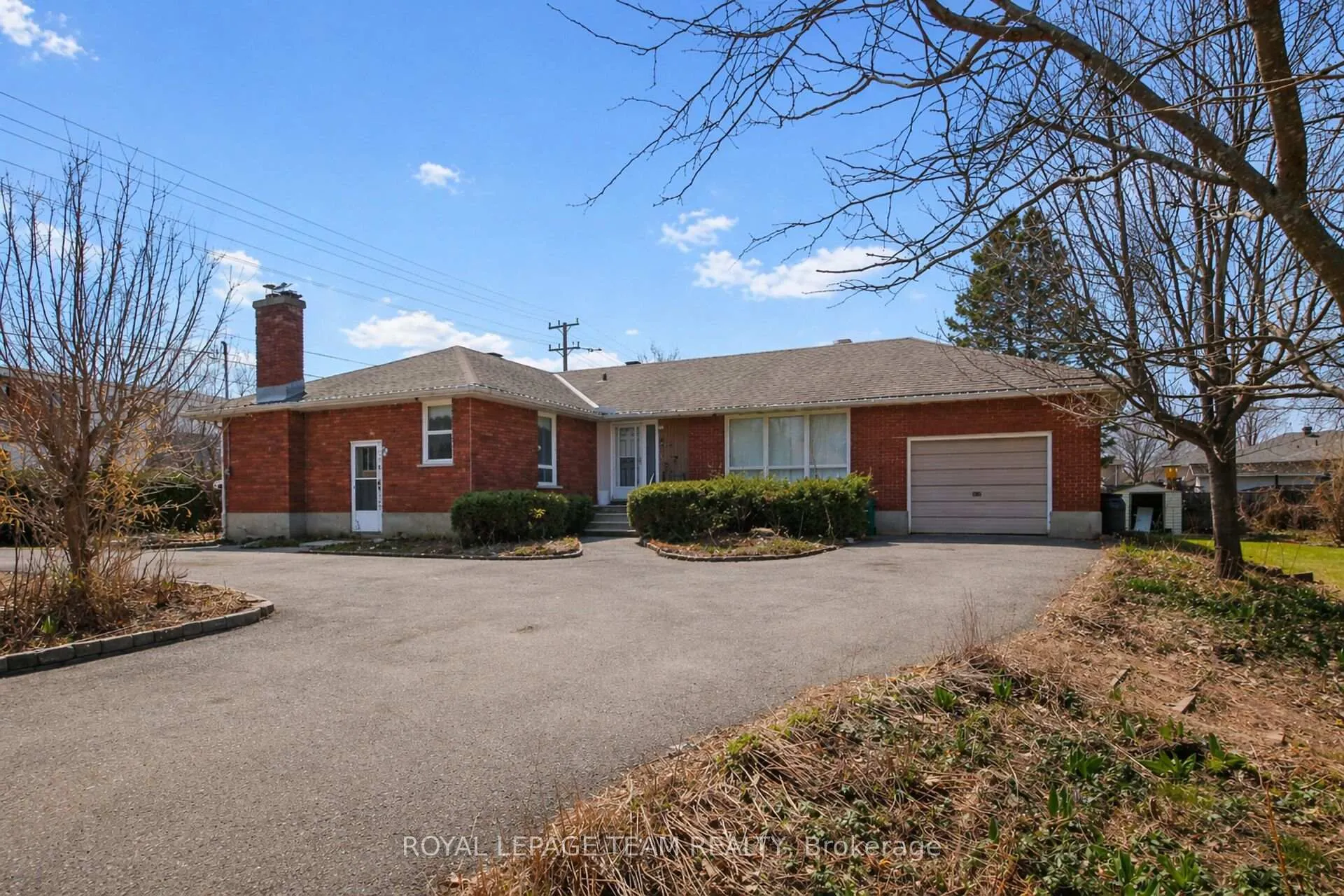 Photo 26 of 45 Capilano Drive, Ottawa, City View/Skyline/Fisher Heights/Parkwood Hills — HOMEH