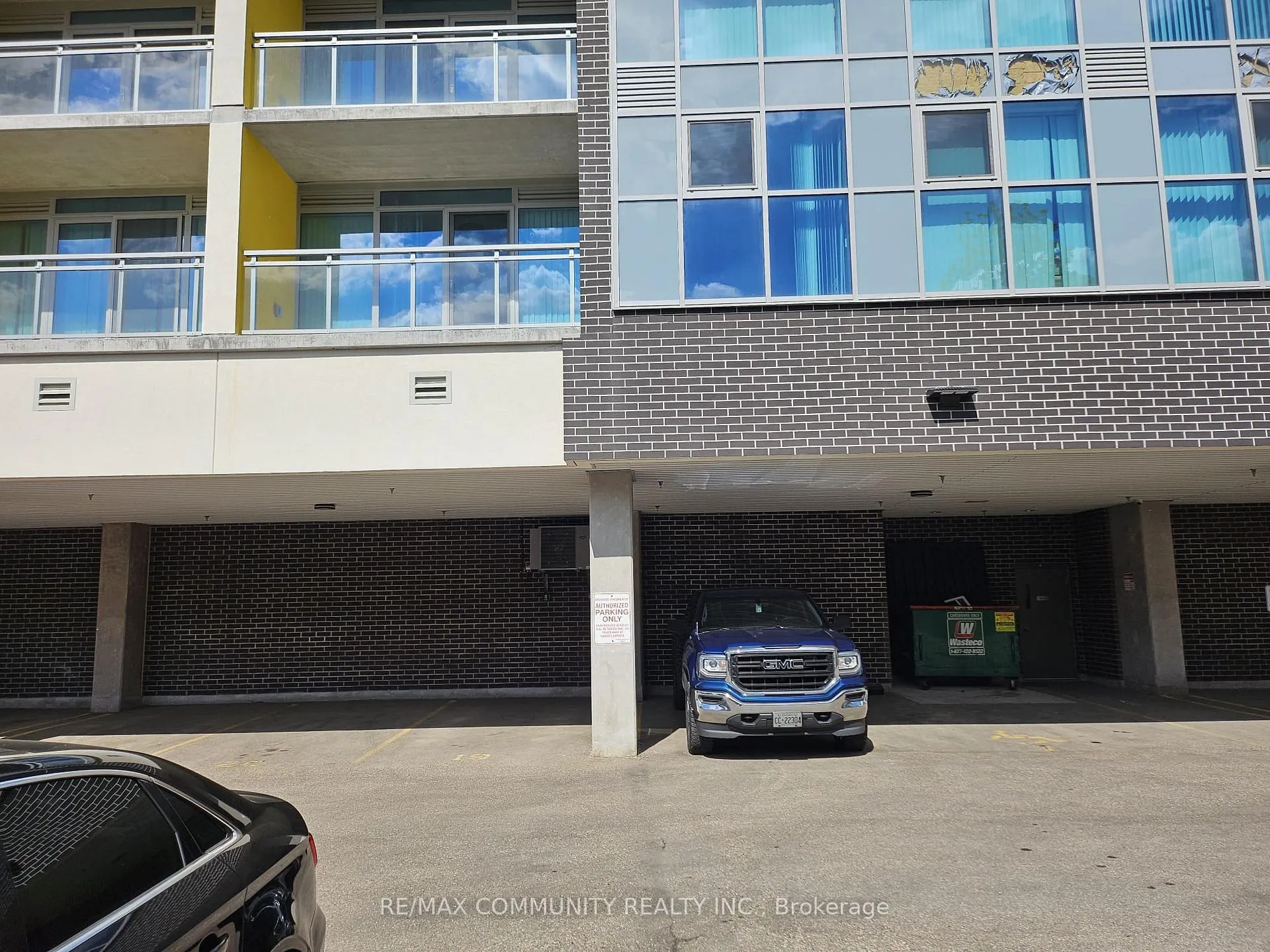Photo 2 of 257 Hemlock Street, Waterloo, Beechwood/University — HOMEH