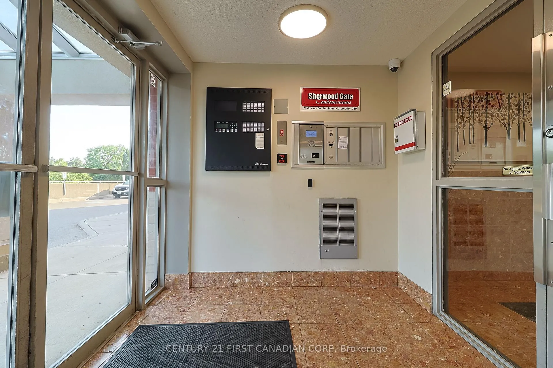 Photo 4 of Unit 1001, 30 Chapman Court, London, North I — HOMEH