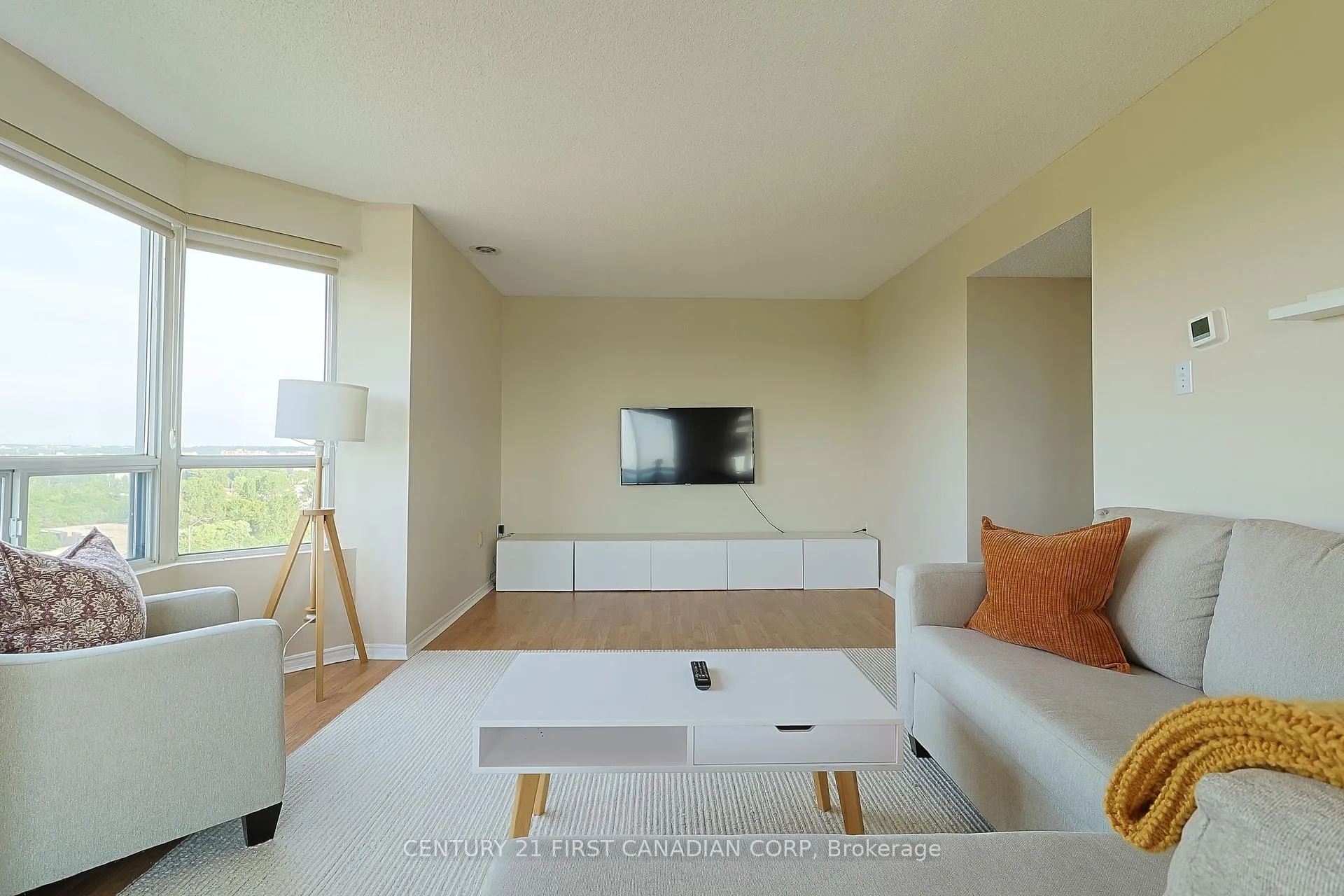 Photo 7 of Unit 1001, 30 Chapman Court, London, North I — HOMEH
