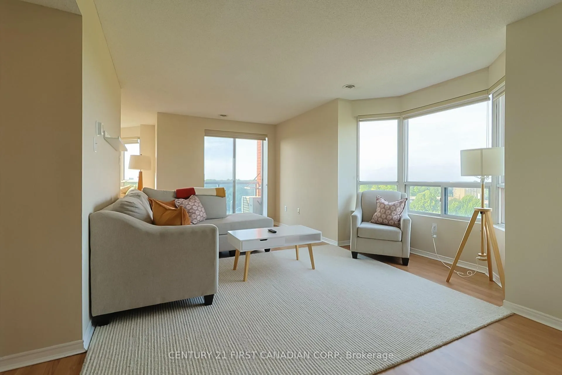 Photo 10 of Unit 1001, 30 Chapman Court, London, North I — HOMEH