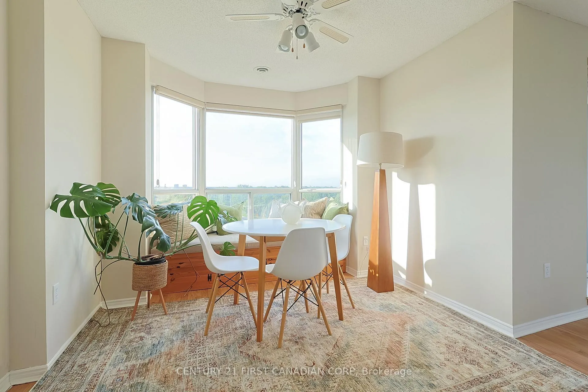 Photo 14 of Unit 1001, 30 Chapman Court, London, North I — HOMEH