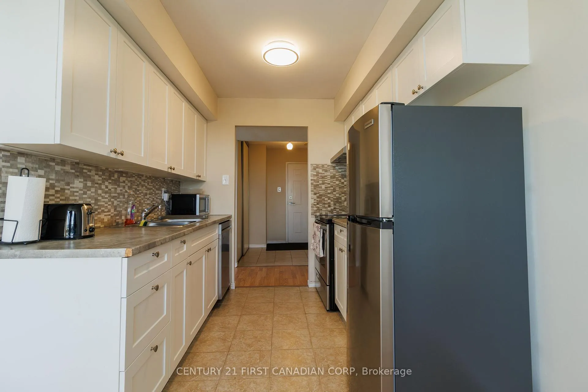Photo 17 of Unit 1001, 30 Chapman Court, London, North I — HOMEH