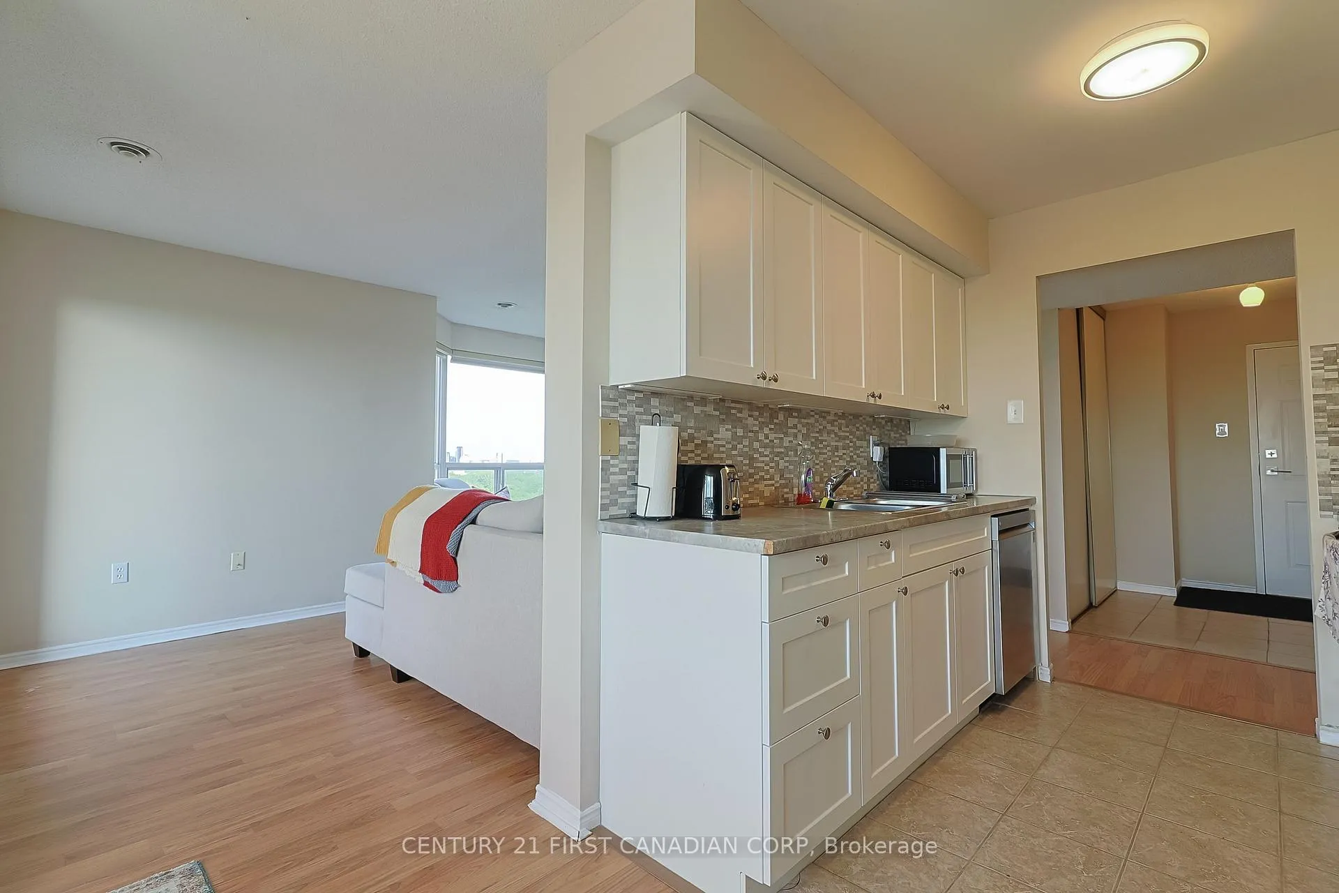 Photo 18 of Unit 1001, 30 Chapman Court, London, North I — HOMEH