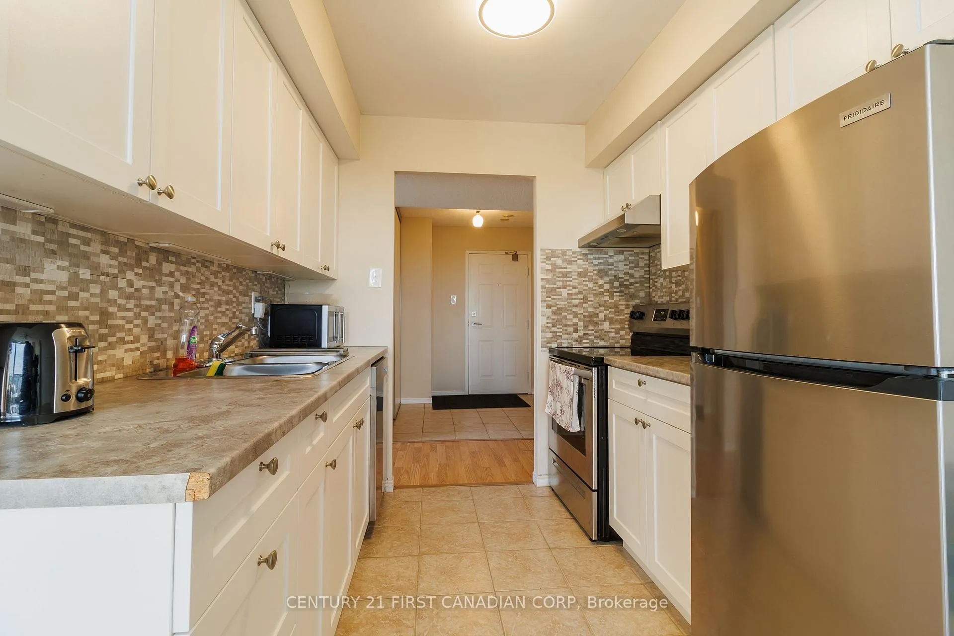 Photo 19 of Unit 1001, 30 Chapman Court, London, North I — HOMEH