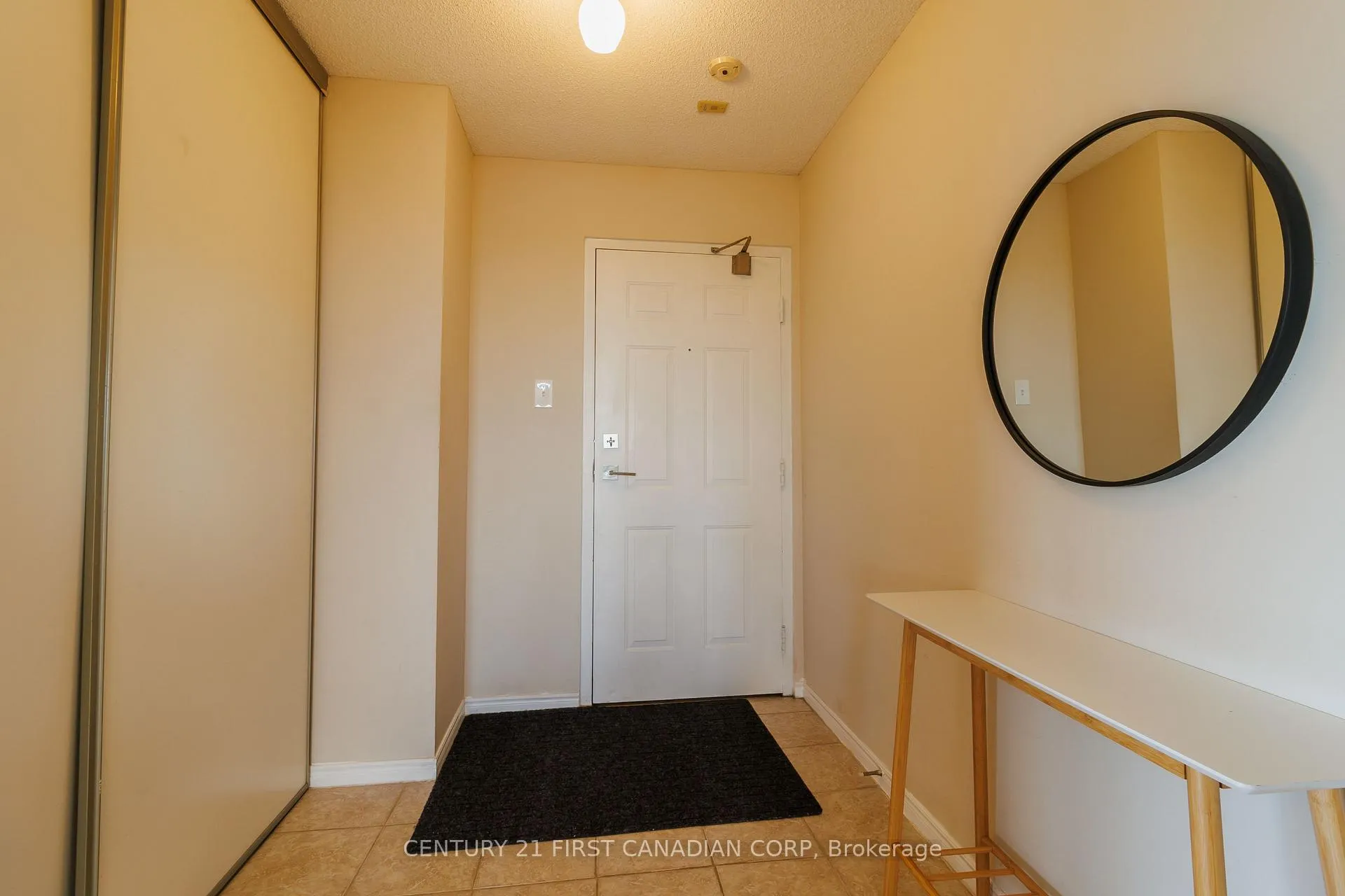 Photo 21 of Unit 1001, 30 Chapman Court, London, North I — HOMEH