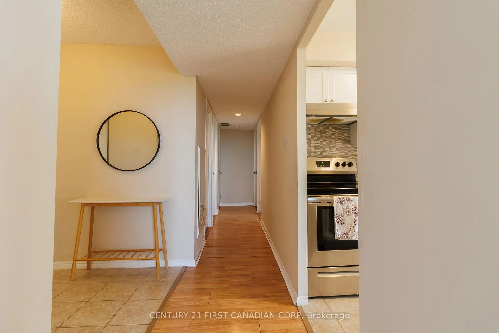 Photo 22 of Unit 1001, 30 Chapman Court, London, North I — HOMEH