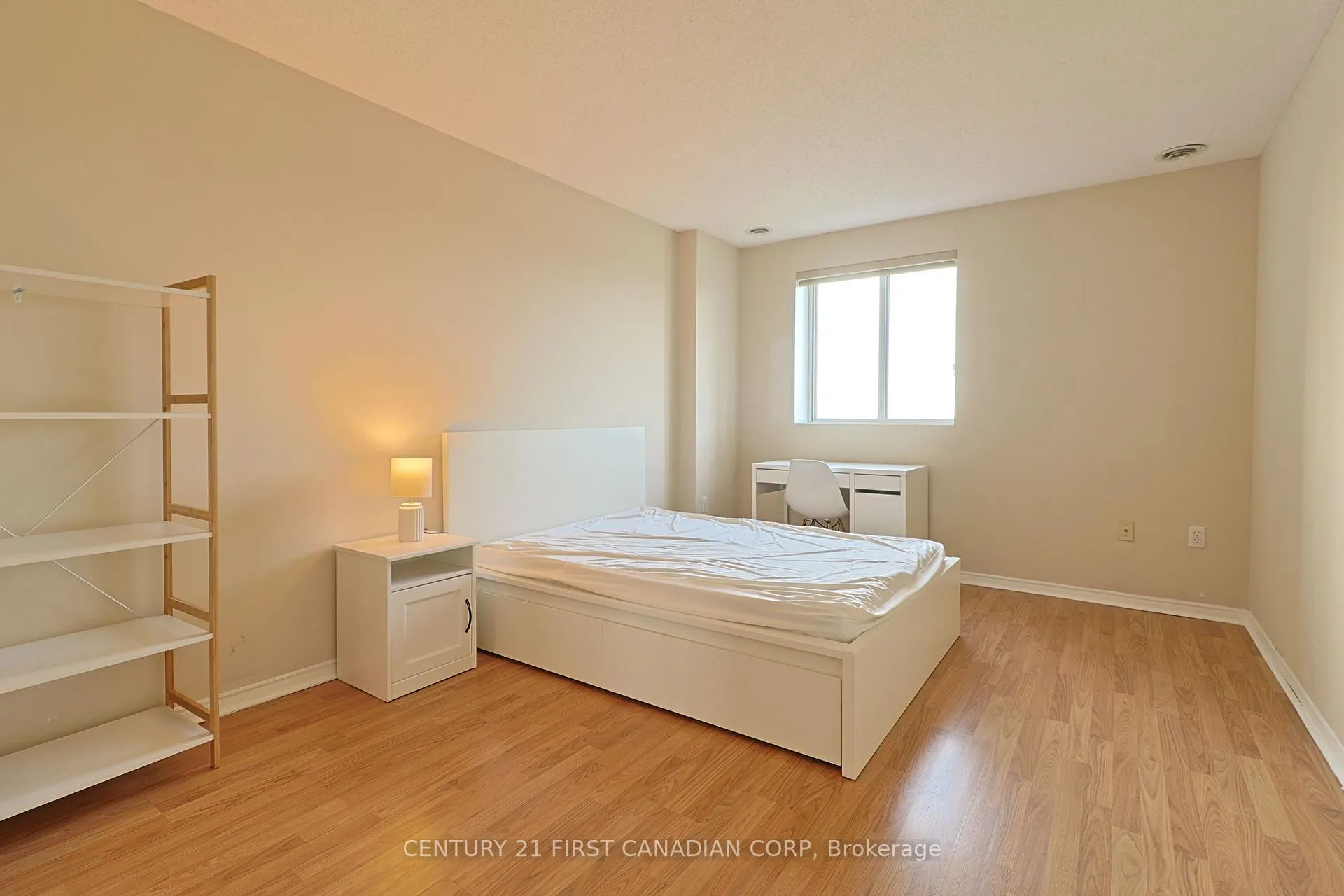 Photo 35 of Unit 1001, 30 Chapman Court, London, North I — HOMEH
