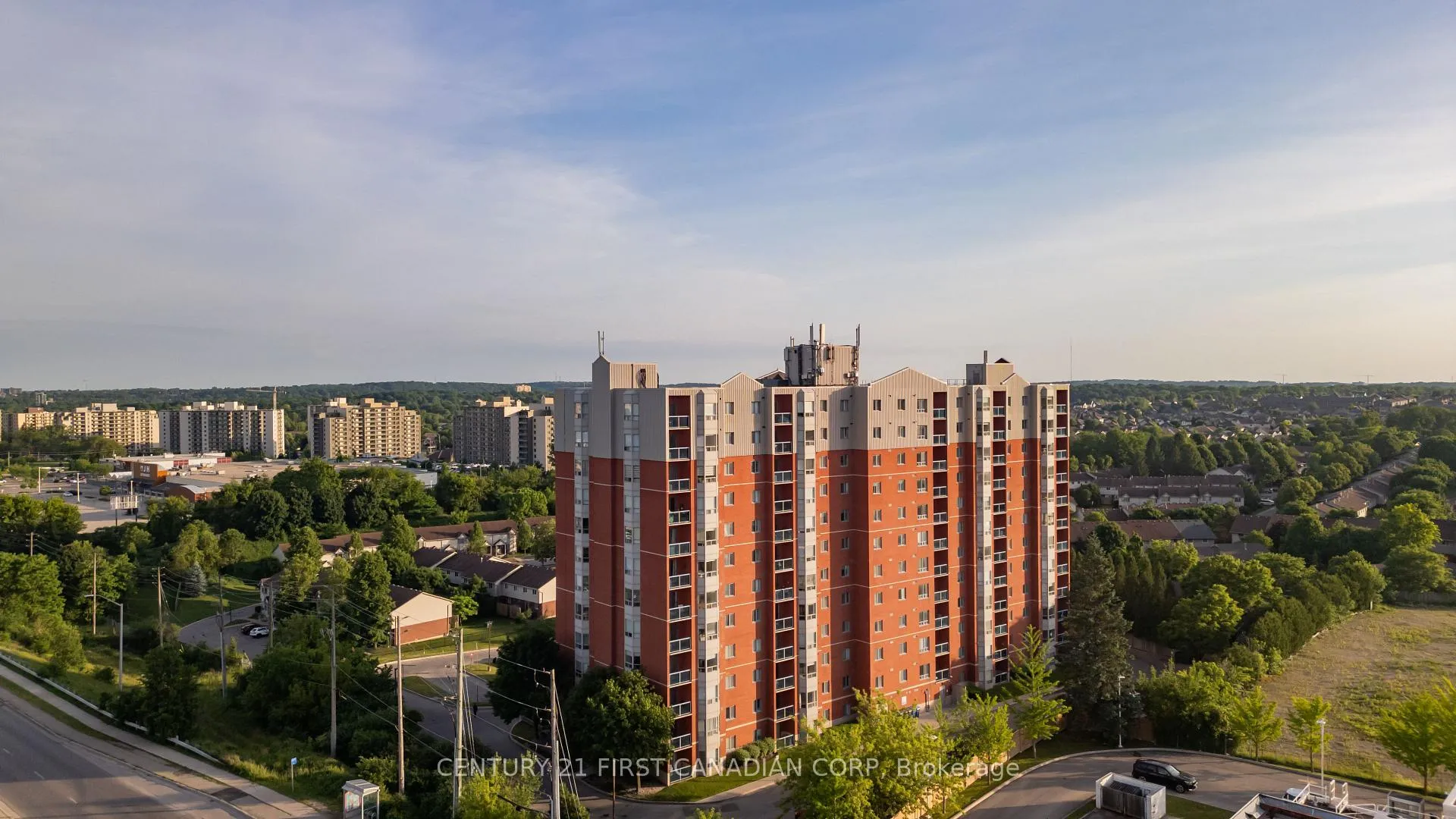 Photo 42 of Unit 1001, 30 Chapman Court, London, North I — HOMEH