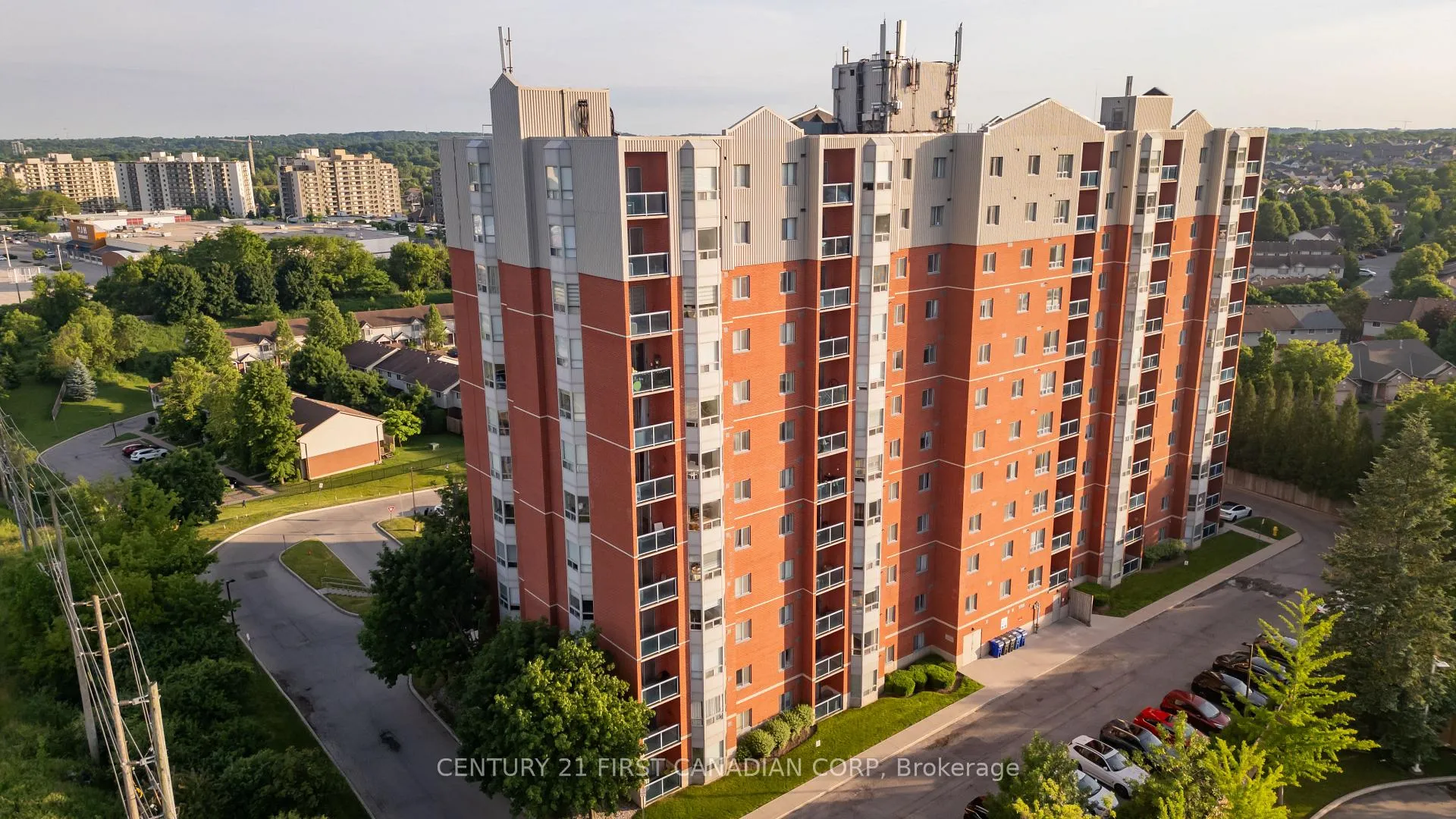 Photo 44 of Unit 1001, 30 Chapman Court, London, North I — HOMEH