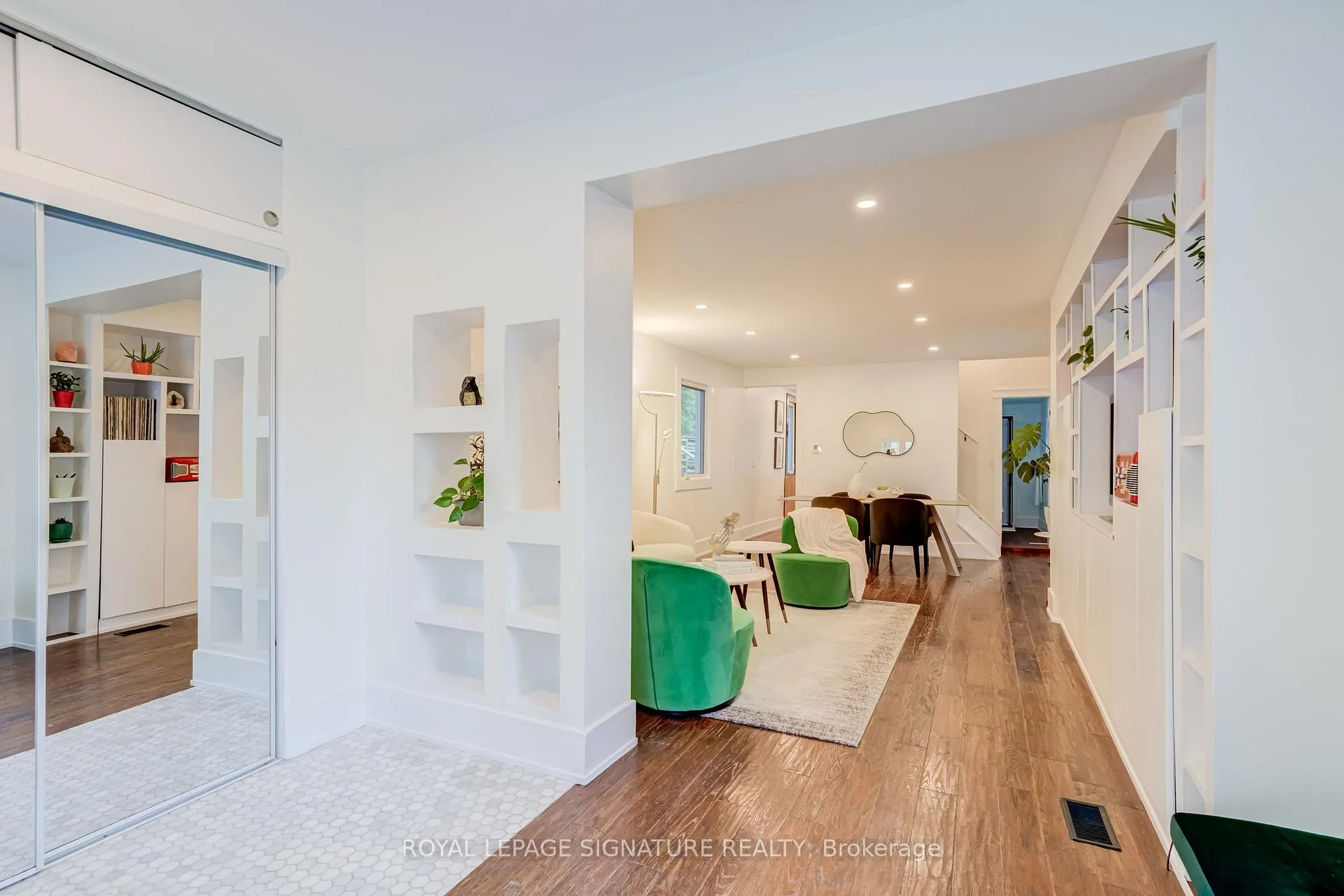Photo 5 of 176 Barrington Avenue, Toronto, Crescent Town — HOMEH