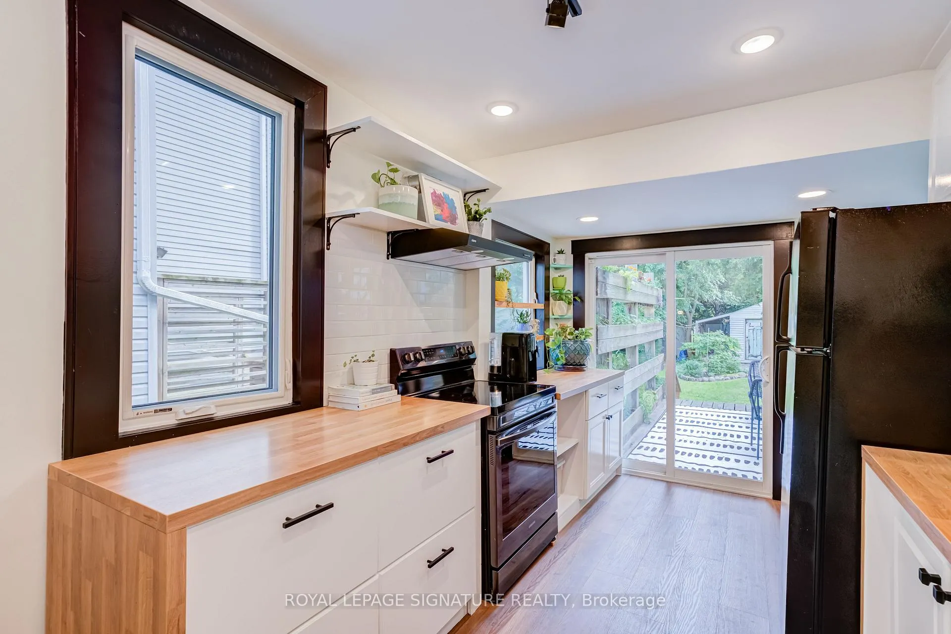 Photo 17 of 176 Barrington Avenue, Toronto, Crescent Town — HOMEH
