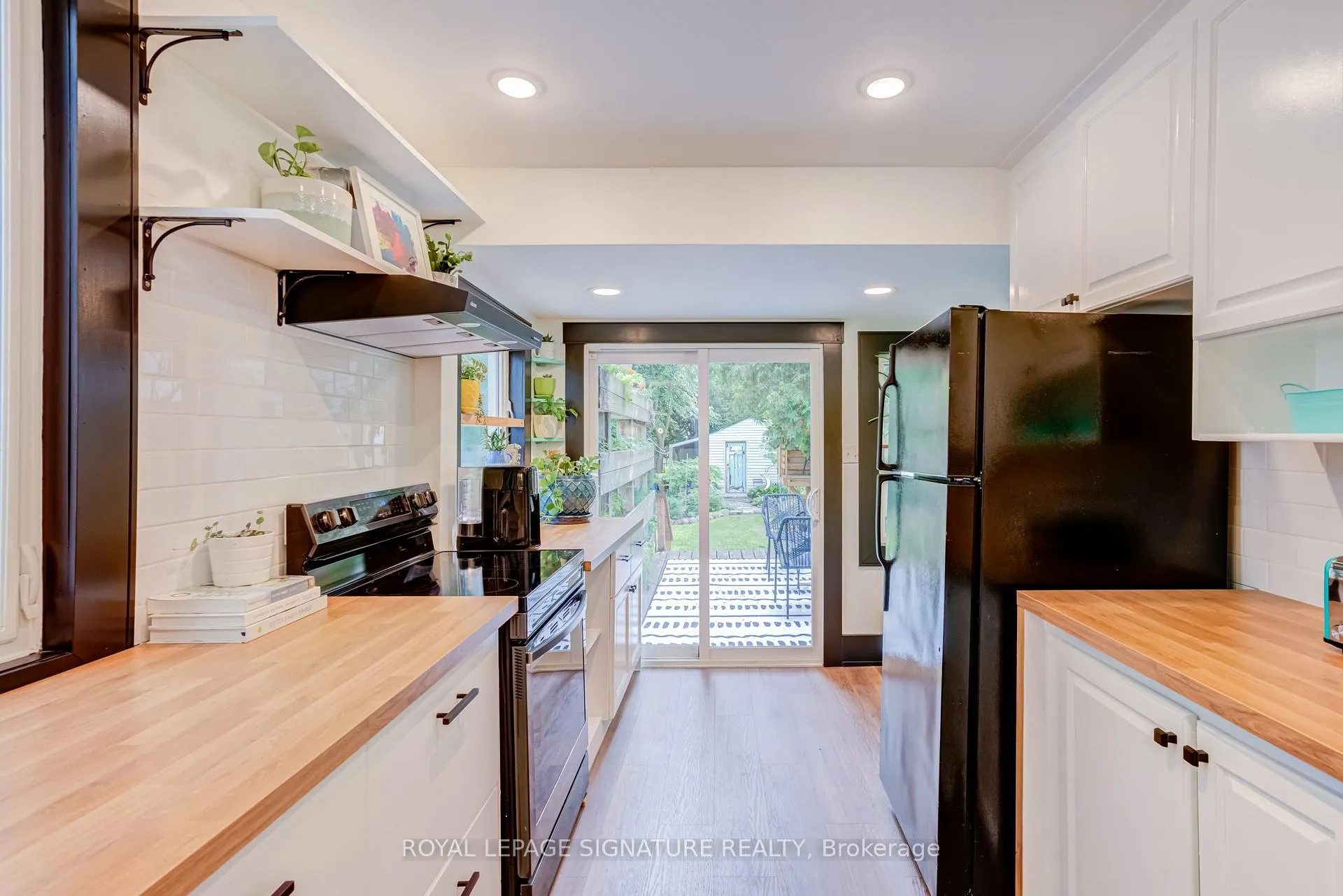 Photo 18 of 176 Barrington Avenue, Toronto, Crescent Town — HOMEH