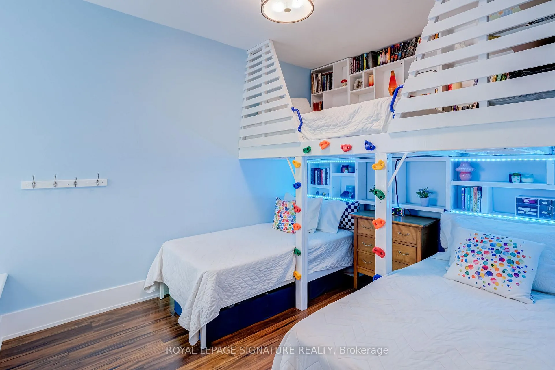 Photo 28 of 176 Barrington Avenue, Toronto, Crescent Town — HOMEH