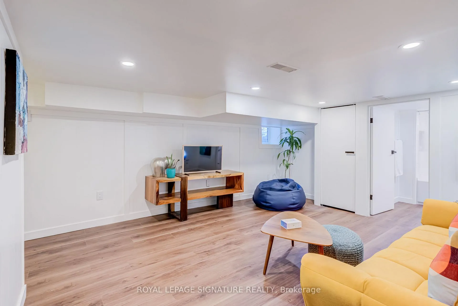 Photo 36 of 176 Barrington Avenue, Toronto, Crescent Town — HOMEH