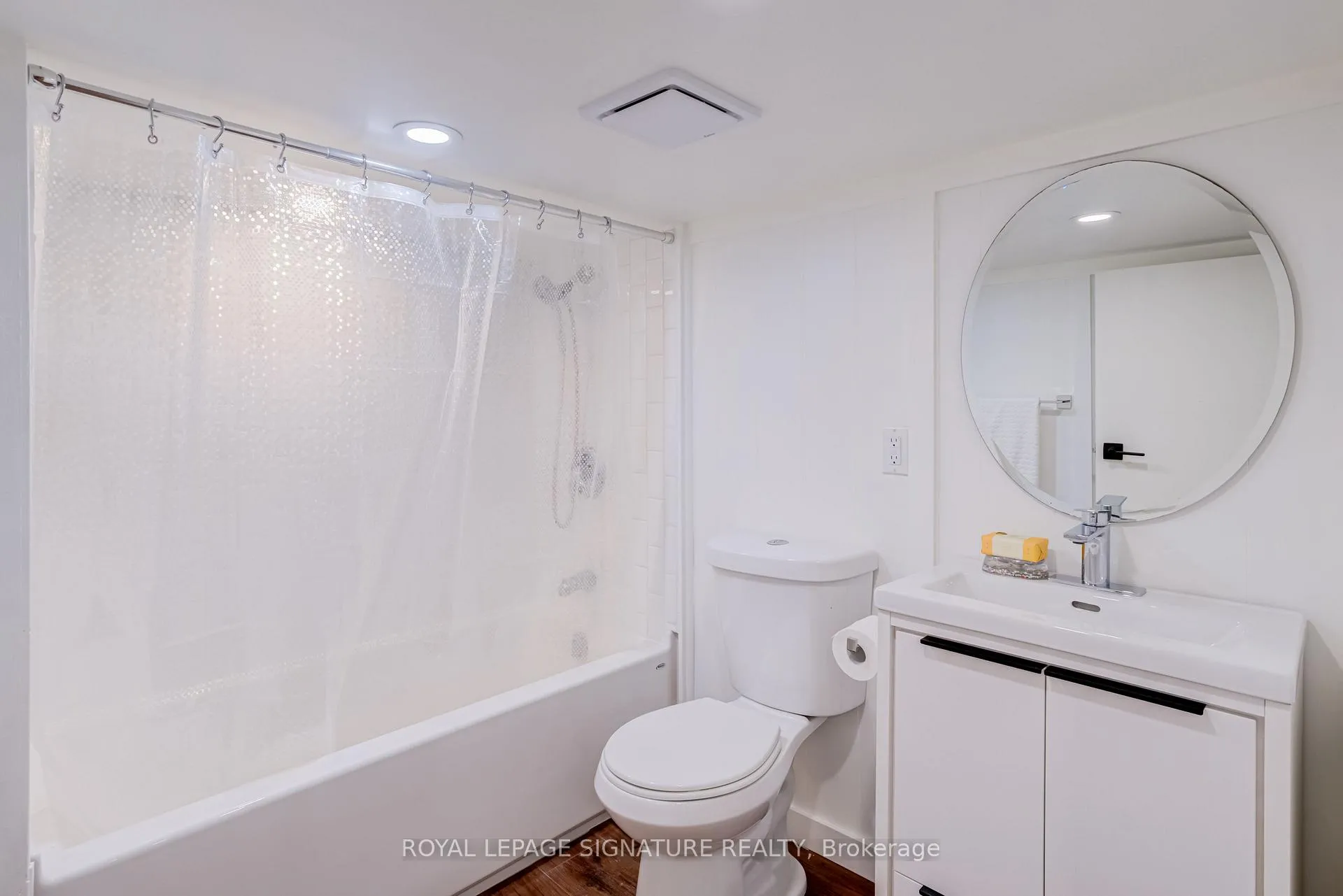 Photo 37 of 176 Barrington Avenue, Toronto, Crescent Town — HOMEH