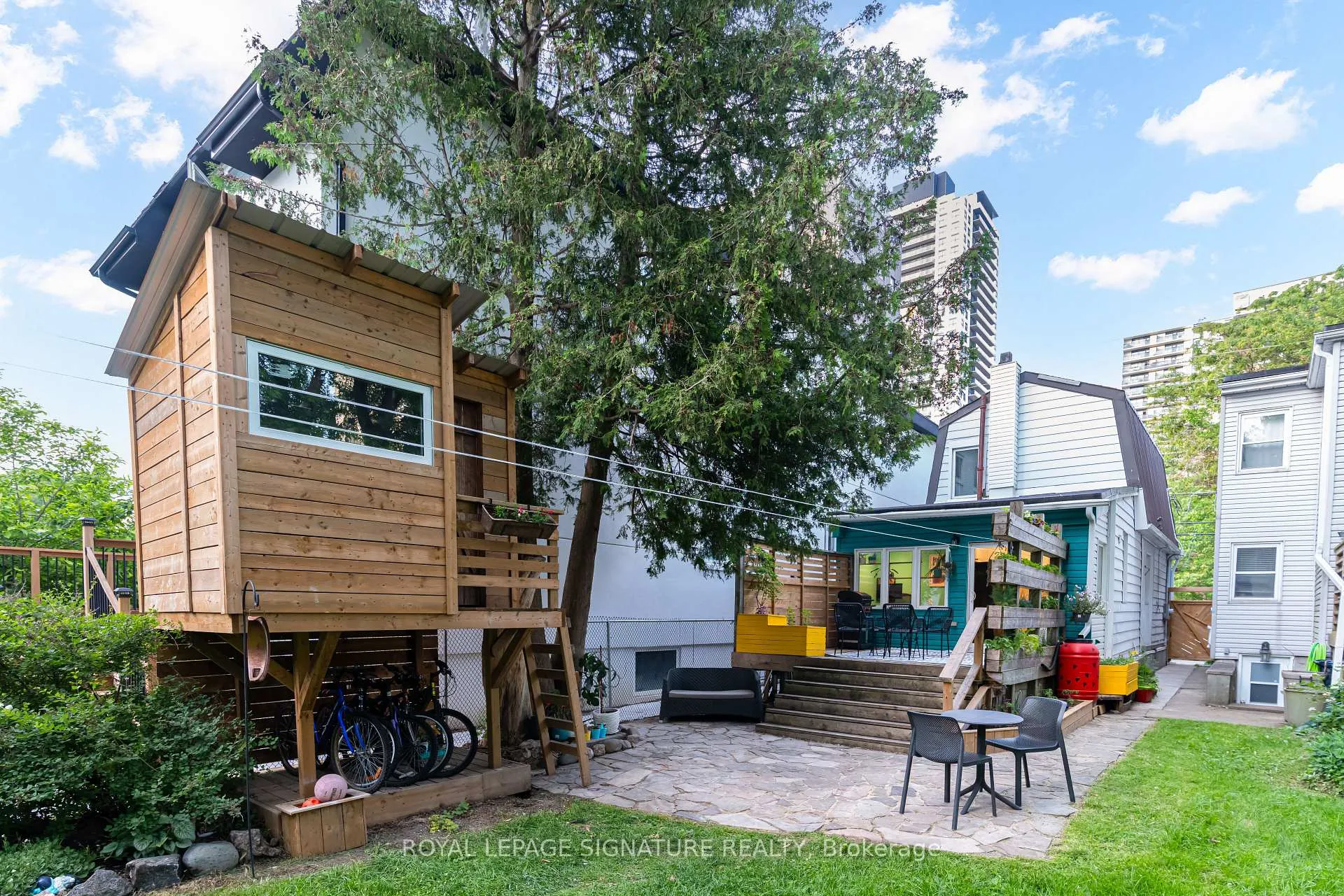 Photo 44 of 176 Barrington Avenue, Toronto, Crescent Town — HOMEH