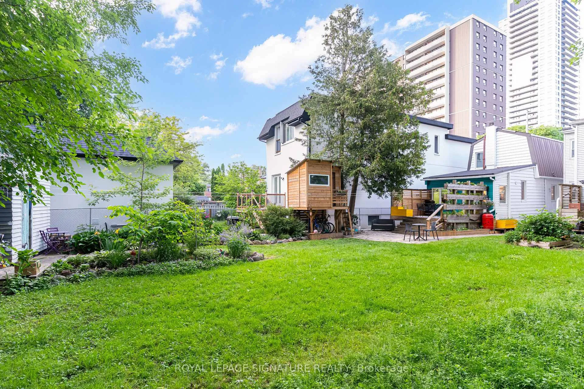Photo 45 of 176 Barrington Avenue, Toronto, Crescent Town — HOMEH