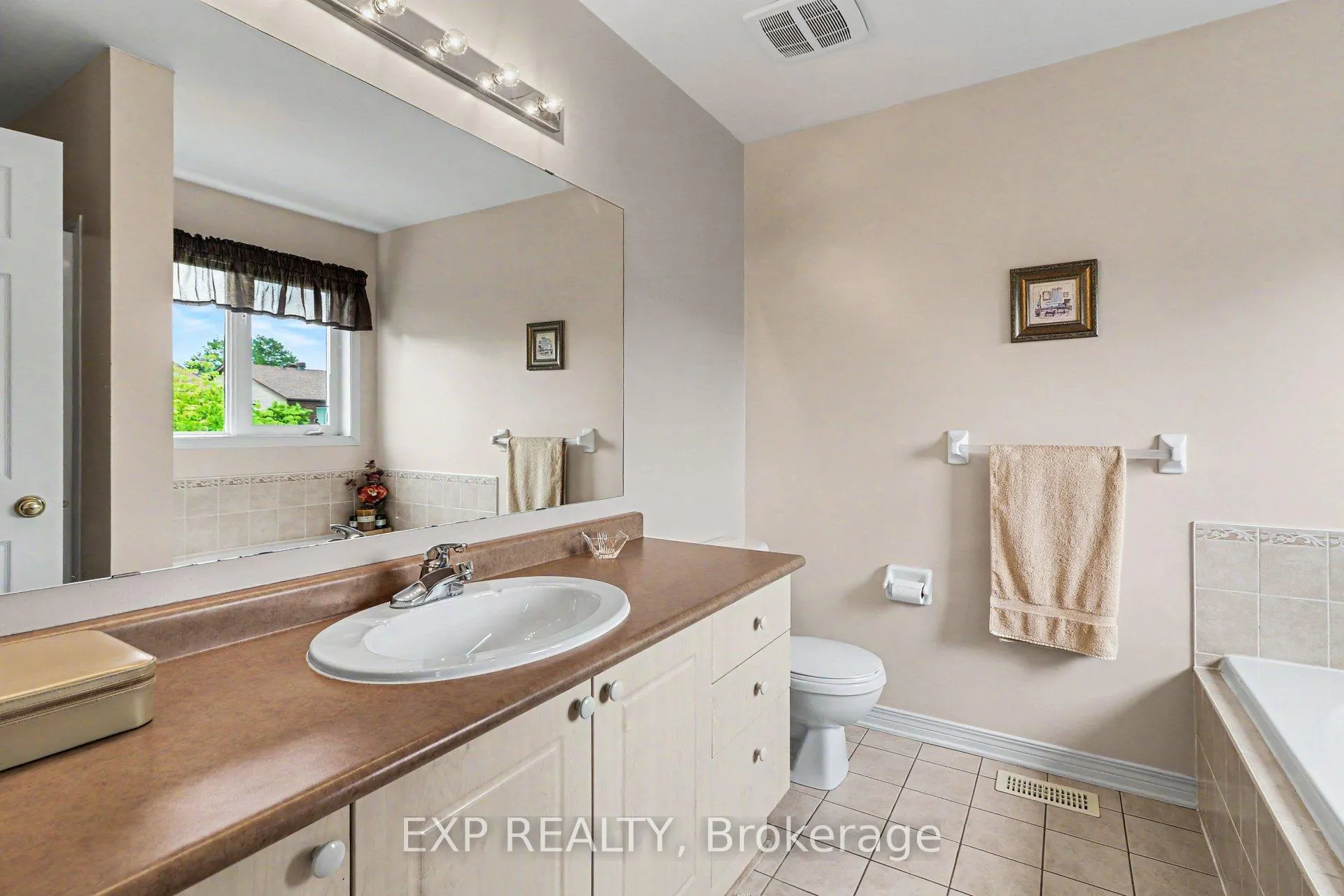 Photo 19 of 235 Station Boulevard, Ottawa, Riverview Park — HOMEH