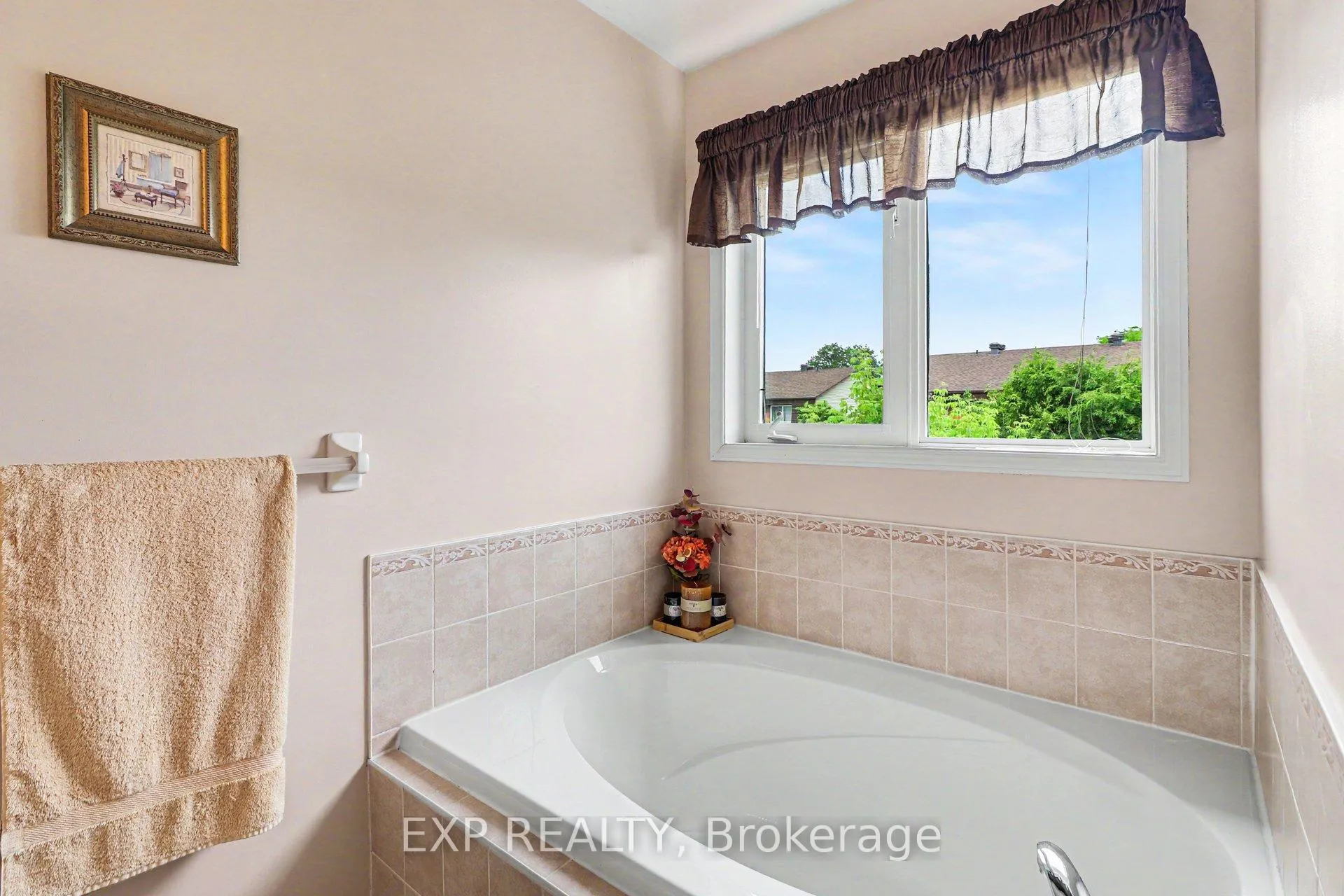 Photo 20 of 235 Station Boulevard, Ottawa, Riverview Park — HOMEH