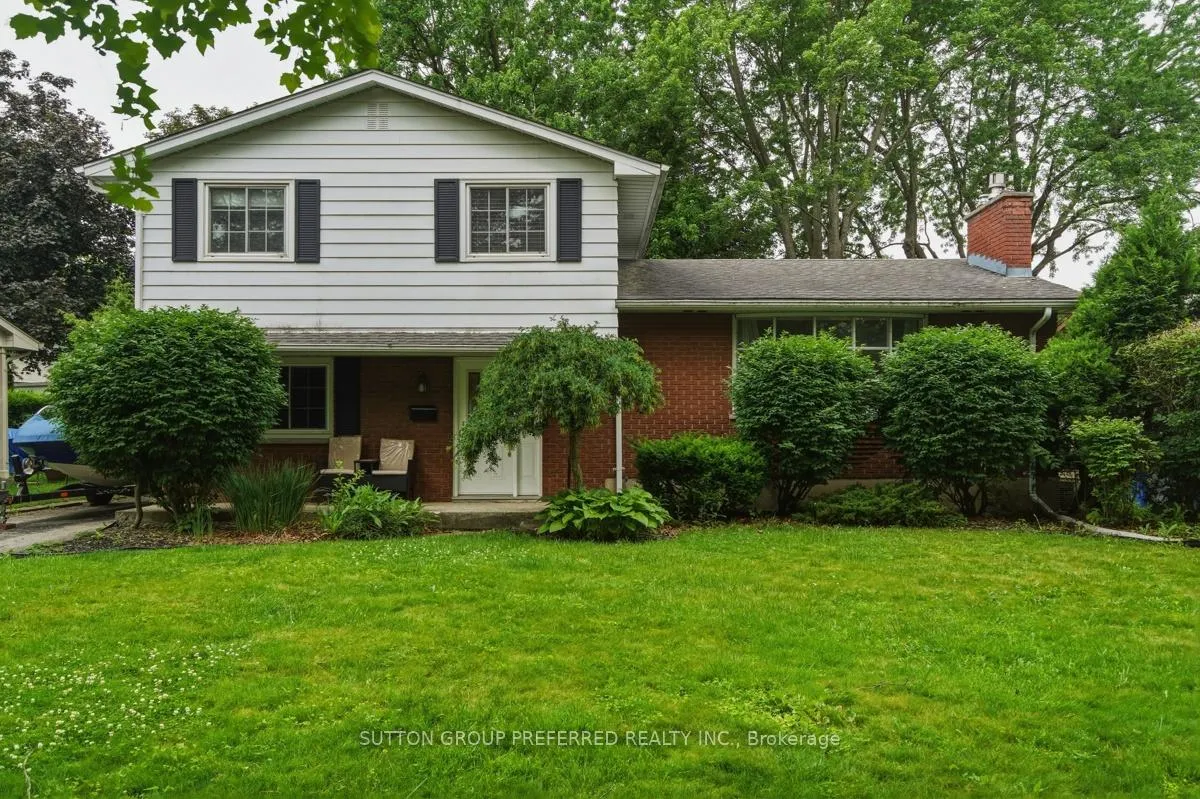 Front of 569 Viscount Road