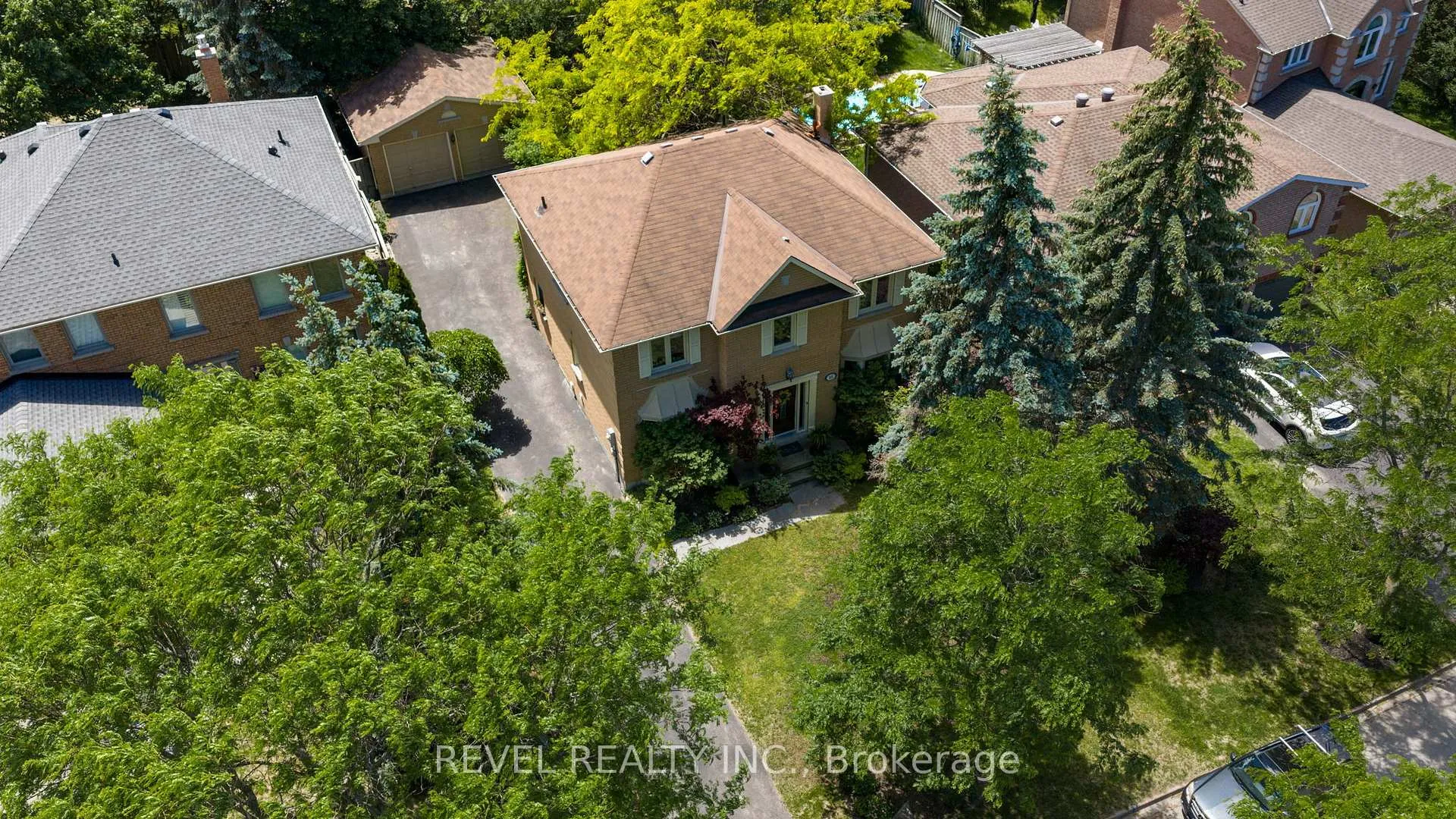 Photo 2 of 33 Falling Brook Drive, Barrie, Bayshore — HOMEH