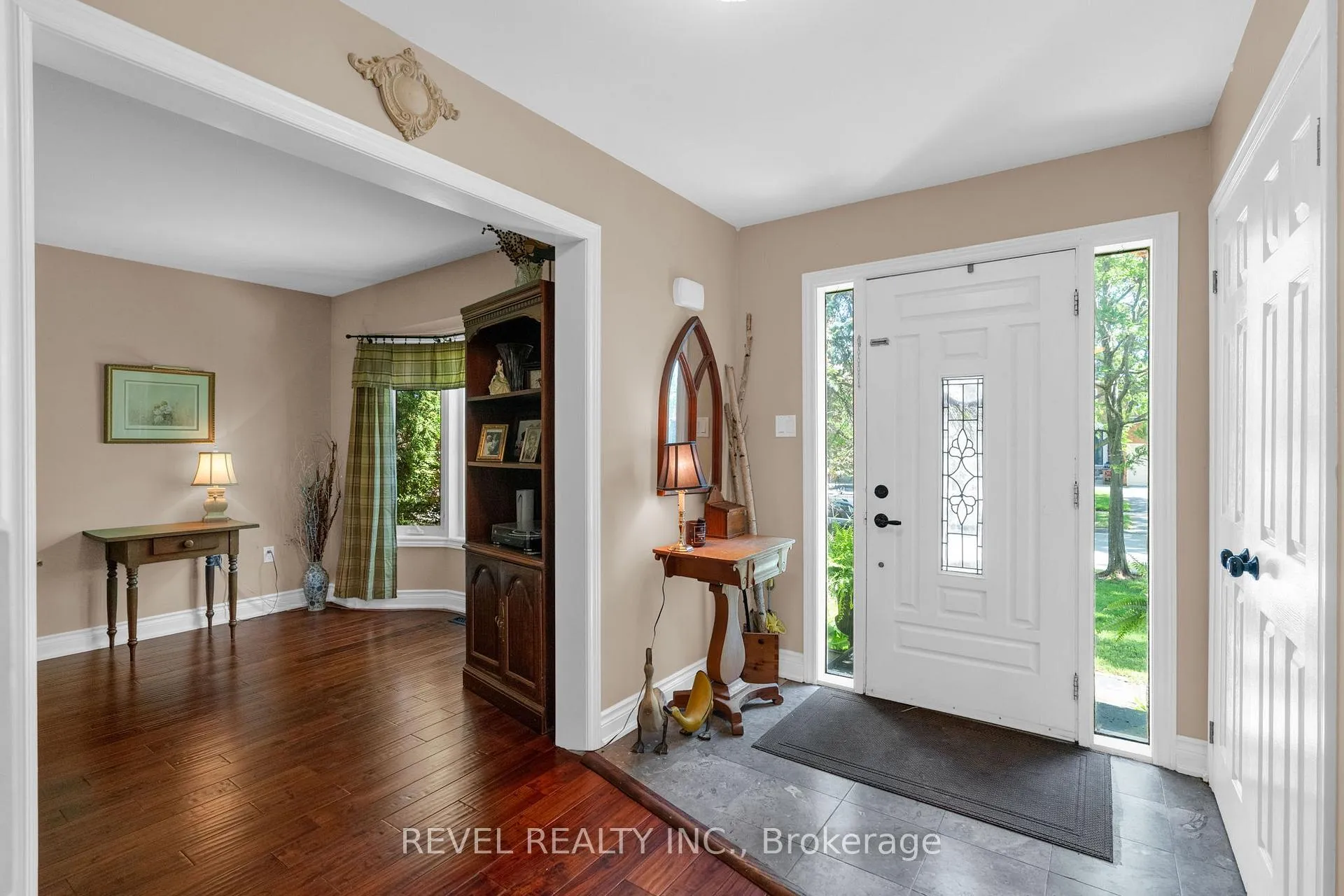 Photo 3 of 33 Falling Brook Drive, Barrie, Bayshore — HOMEH