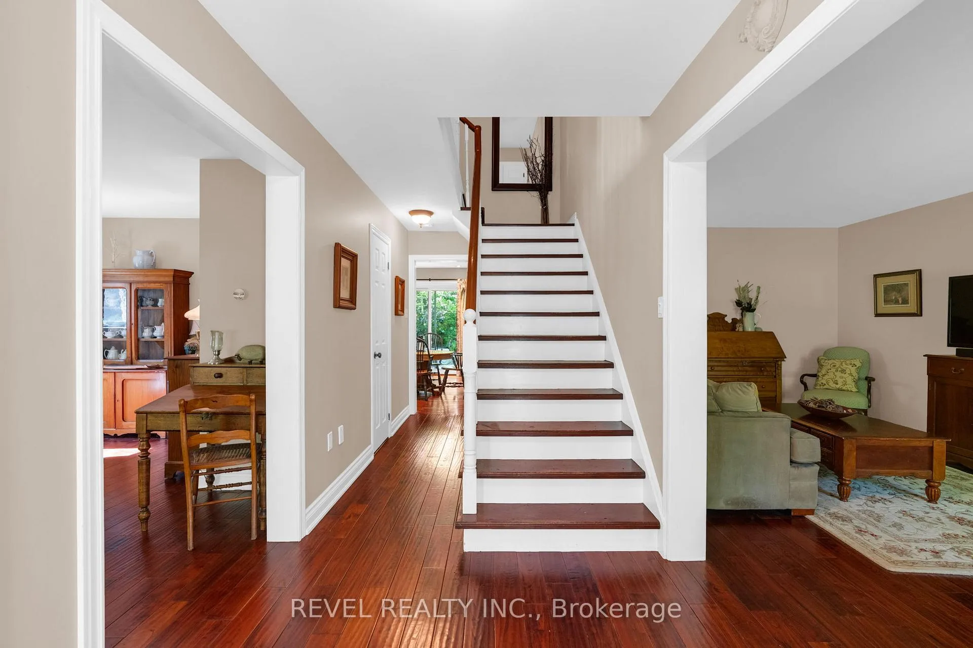 Photo 4 of 33 Falling Brook Drive, Barrie, Bayshore — HOMEH