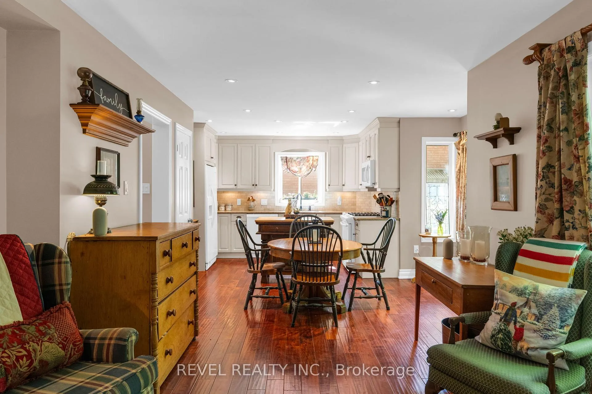 Photo 12 of 33 Falling Brook Drive, Barrie, Bayshore — HOMEH