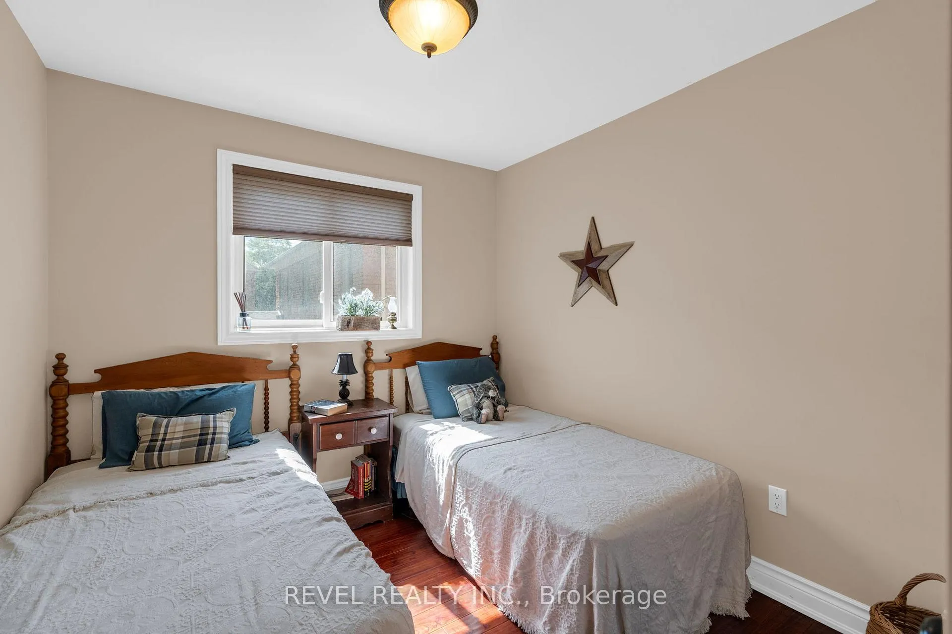 Photo 18 of 33 Falling Brook Drive, Barrie, Bayshore — HOMEH