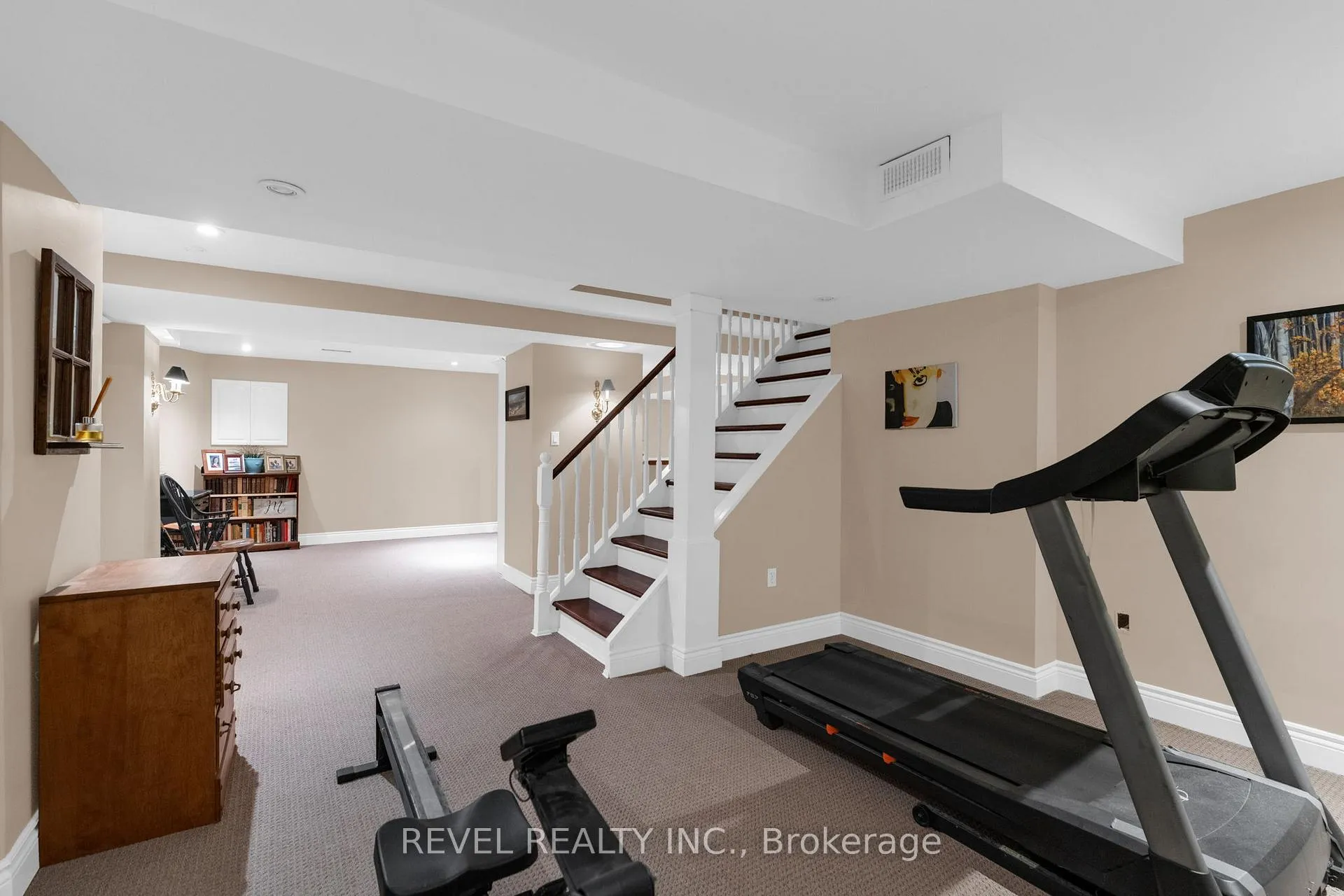 Photo 22 of 33 Falling Brook Drive, Barrie, Bayshore — HOMEH