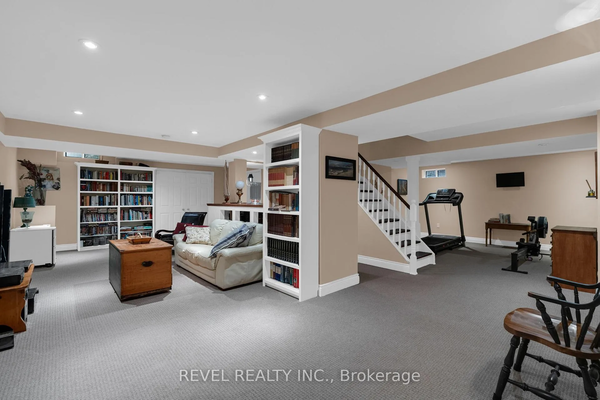 Photo 23 of 33 Falling Brook Drive, Barrie, Bayshore — HOMEH