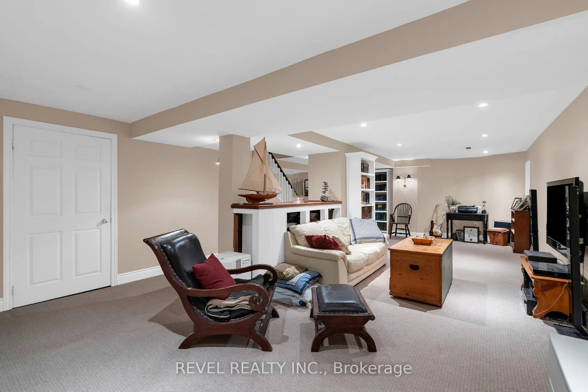 Photo 24 of 33 Falling Brook Drive, Barrie, Bayshore — HOMEH