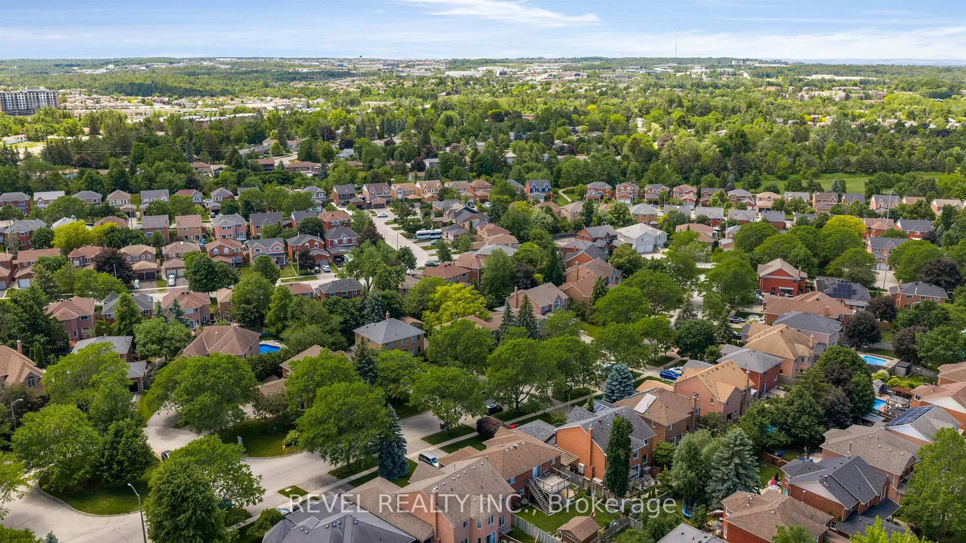 Photo 31 of 33 Falling Brook Drive, Barrie, Bayshore — HOMEH