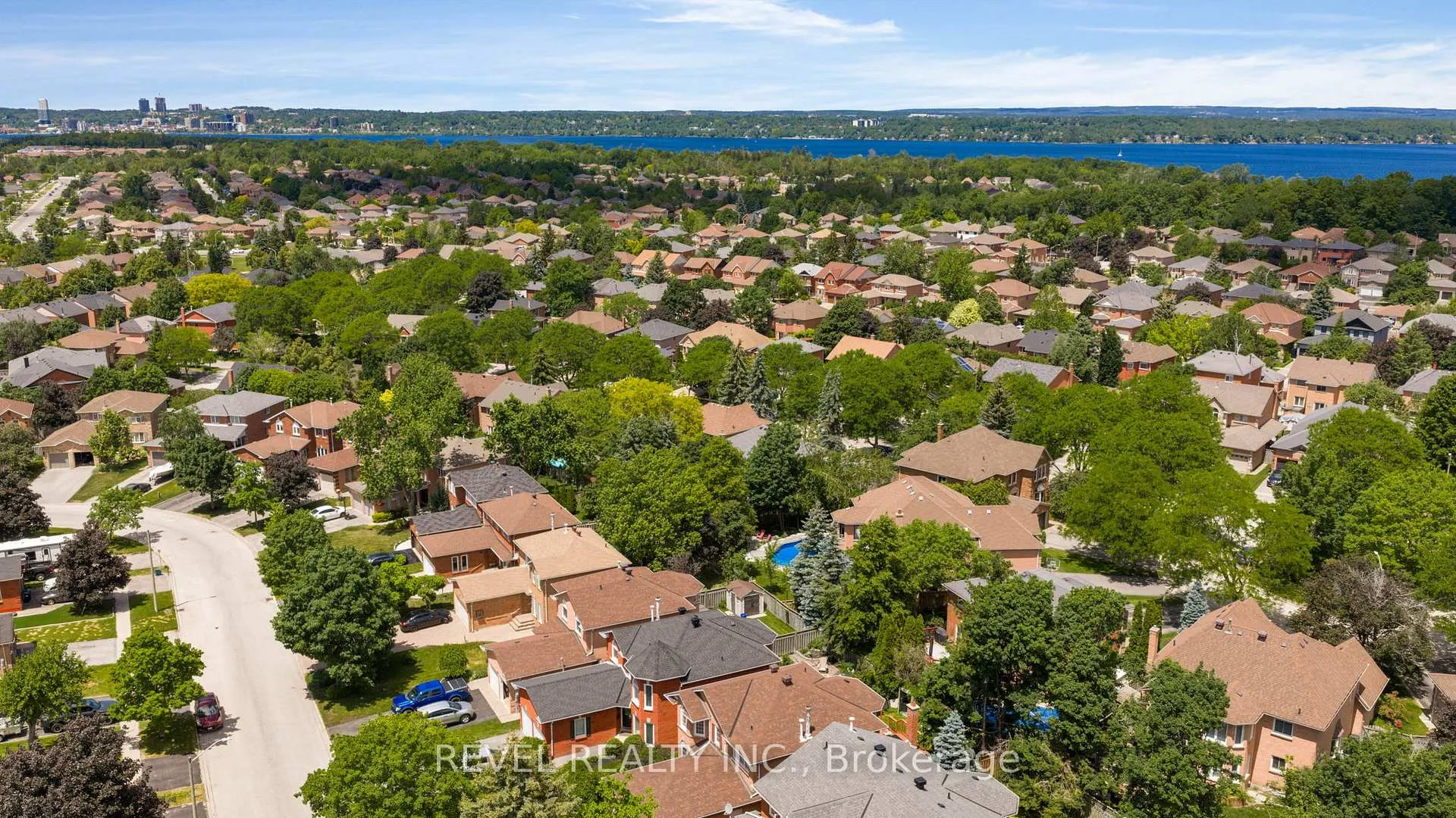 Photo 36 of 33 Falling Brook Drive, Barrie, Bayshore — HOMEH
