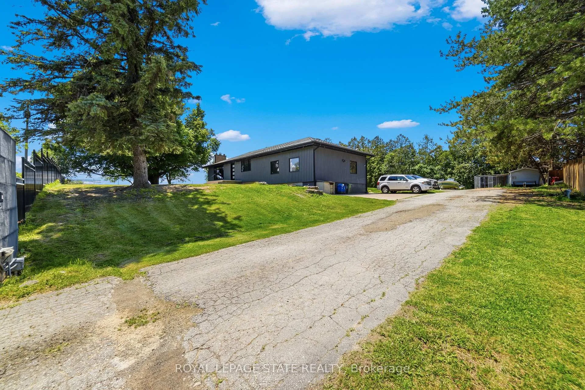 Photo 2 of 424 52 Highway S, Hamilton, Rural Ancaster — HOMEH