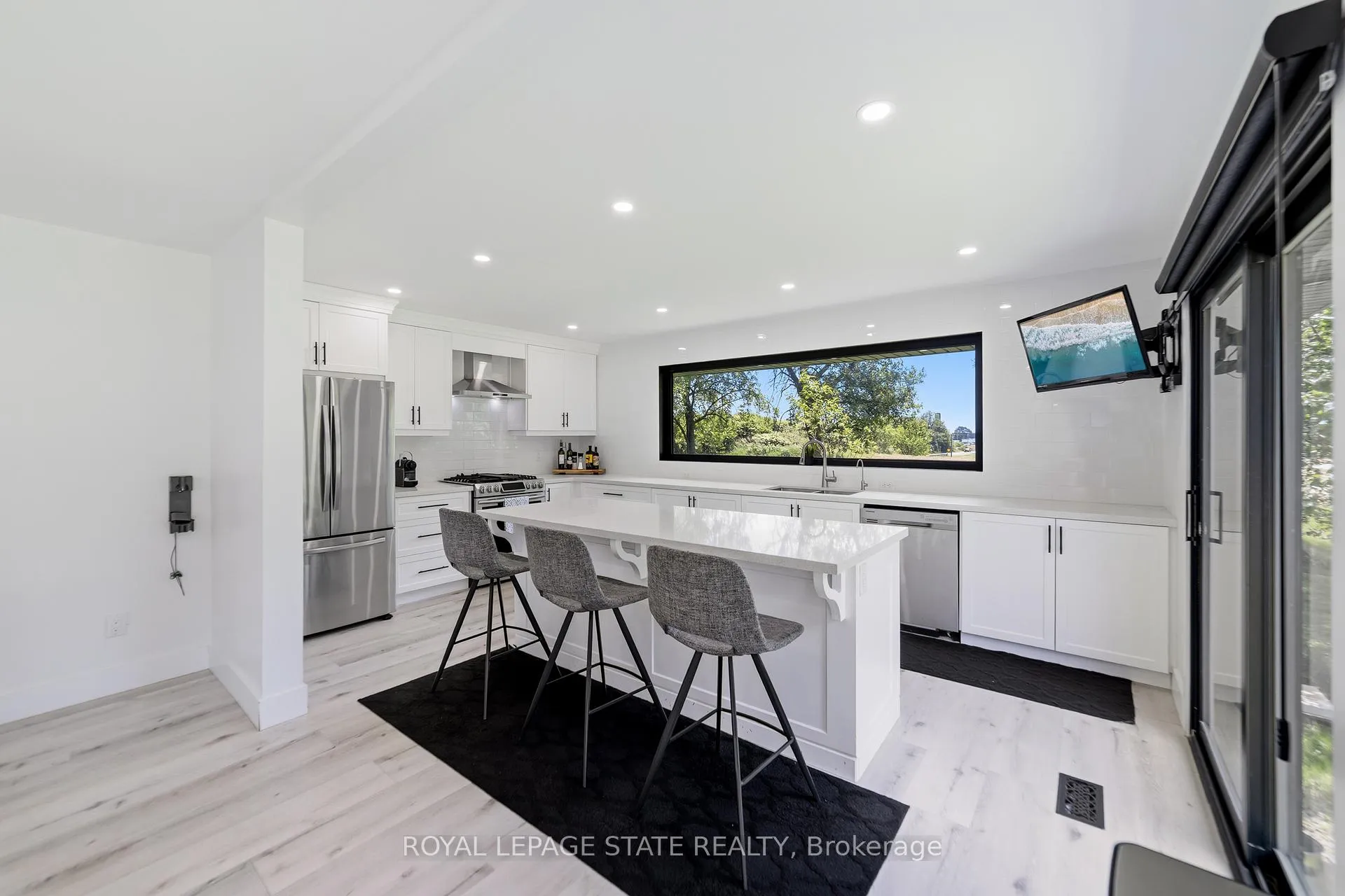 Photo 12 of 424 52 Highway S, Hamilton, Rural Ancaster — HOMEH