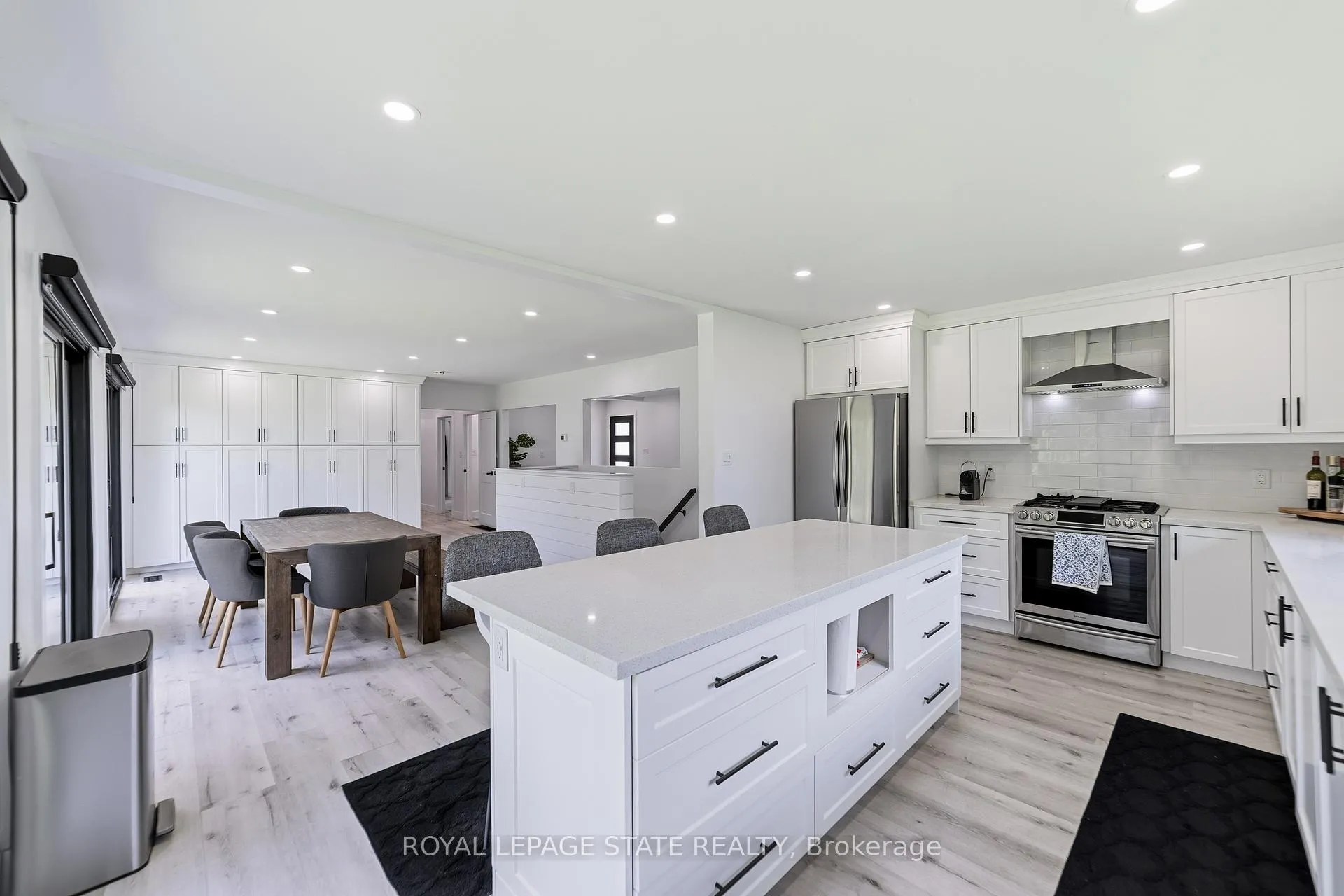 Photo 13 of 424 52 Highway S, Hamilton, Rural Ancaster — HOMEH
