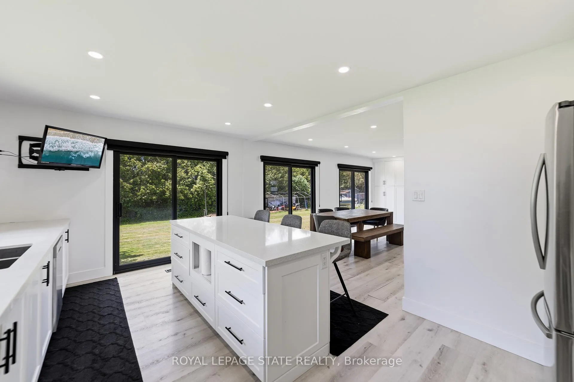 Photo 14 of 424 52 Highway S, Hamilton, Rural Ancaster — HOMEH